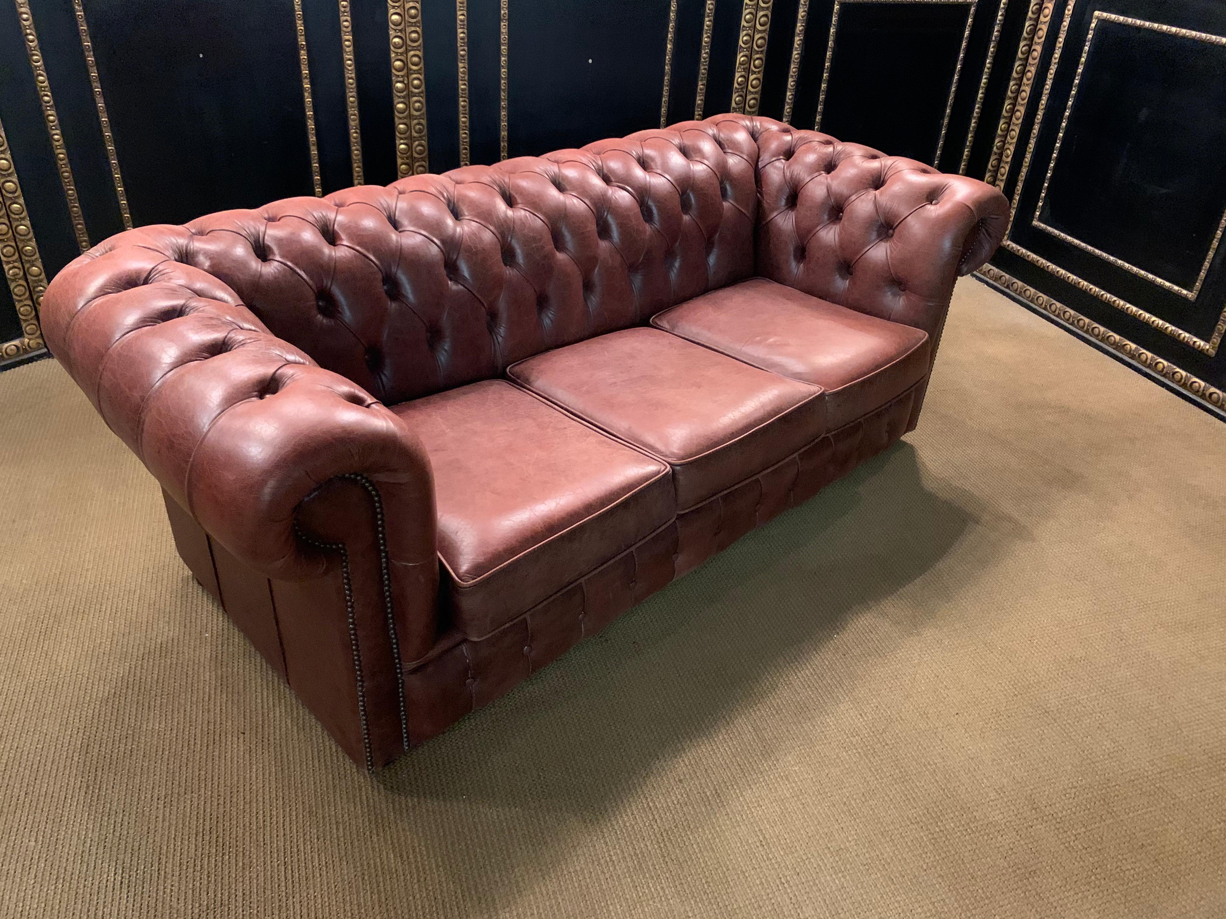 Vintage Chesterfield Sofa Cognac / brown Leather Mounted with Numerous Buttons For Sale 3