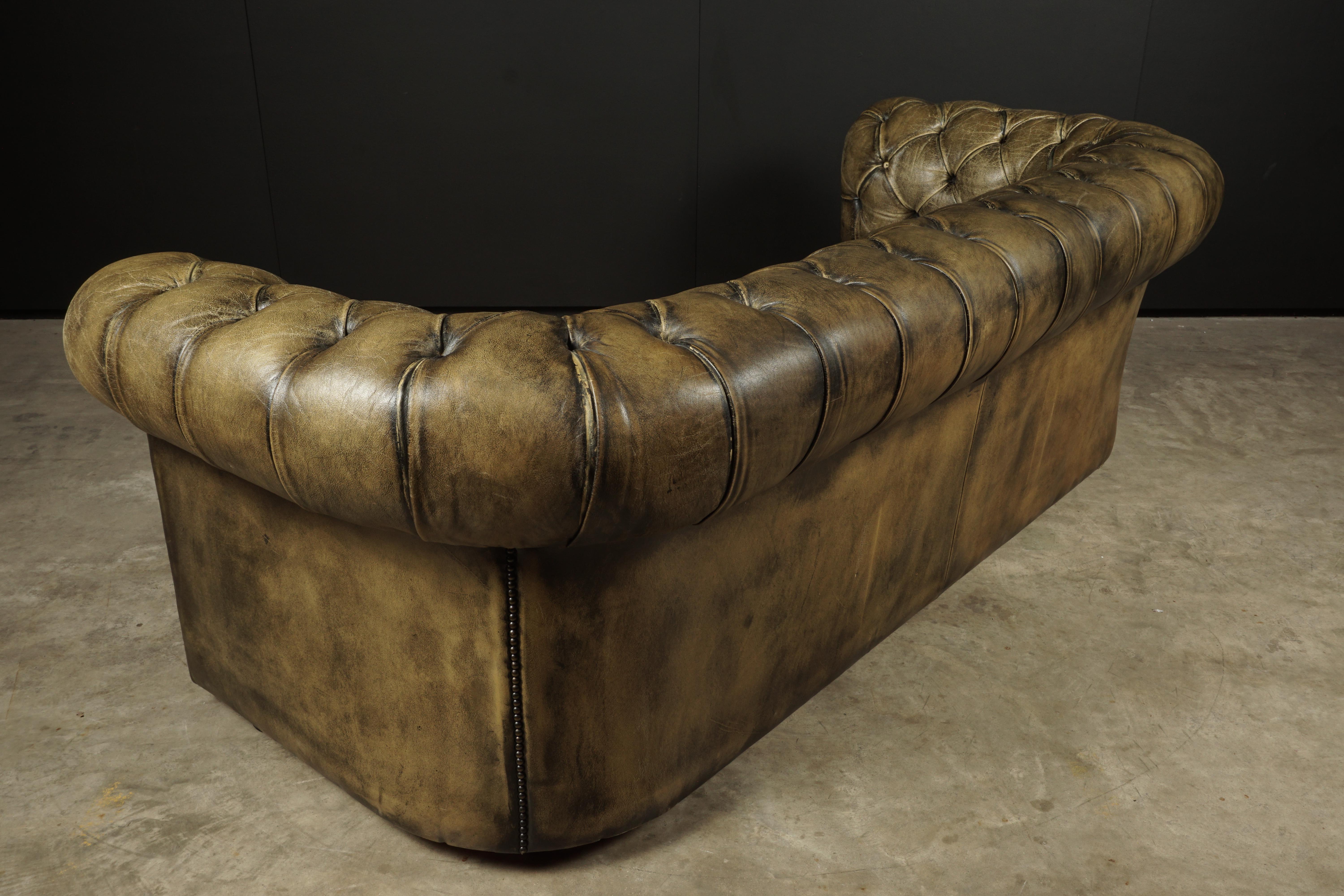 Mid-20th Century Vintage Chesterfield Sofa from England, circa 1950