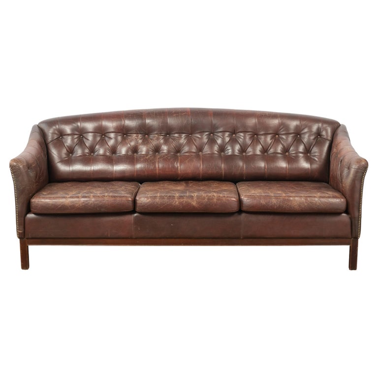 Vintage Chesterfield Sofa in Brown Leather For Sale at 1stDibs