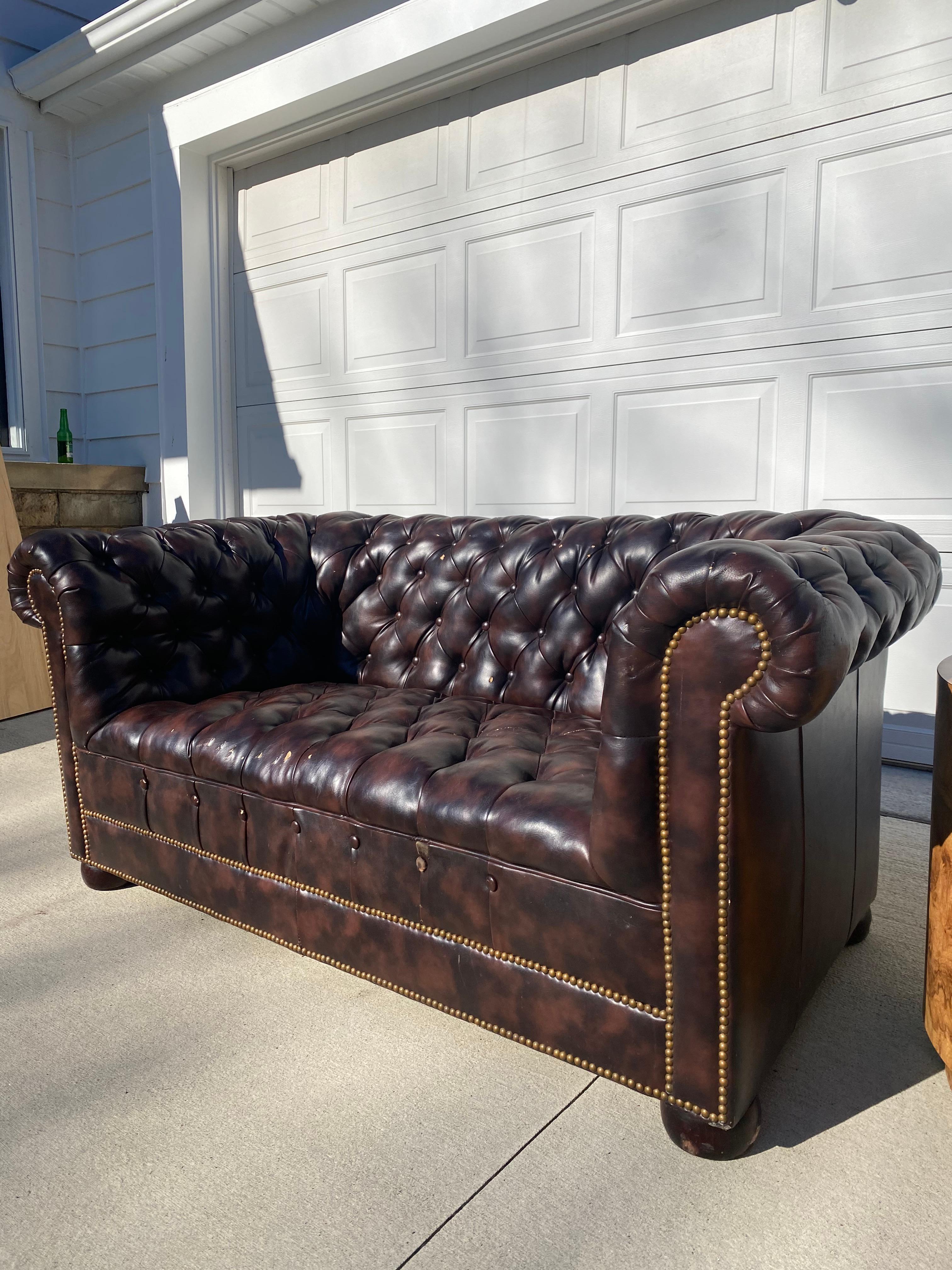 Faux Leather Vintage Chesterfield Sofa in Vegan Leather
