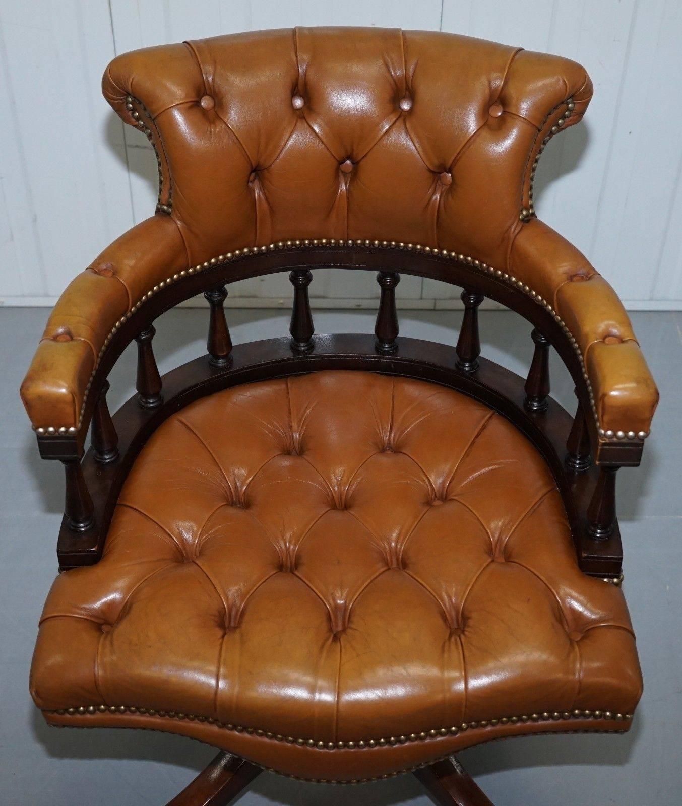 Vintage Chesterfield Tan Brown Leder Kapitäne Büro Drehstuhl (Britisch)