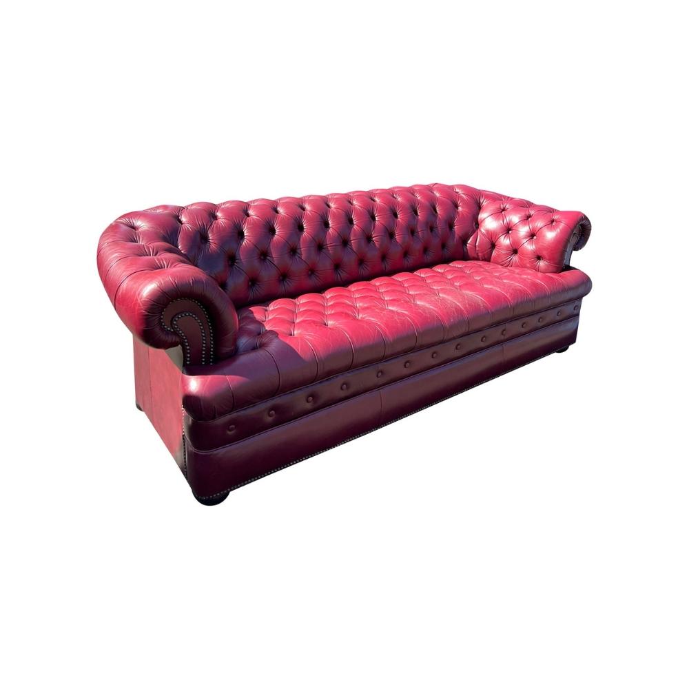 Pelle Vintage Chesterfield Tufted Leather Sofa With Brass Rivets in Red in vendita