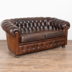 Divano Chesterfield vintage a due posti in pelle marrone dalla Spagna