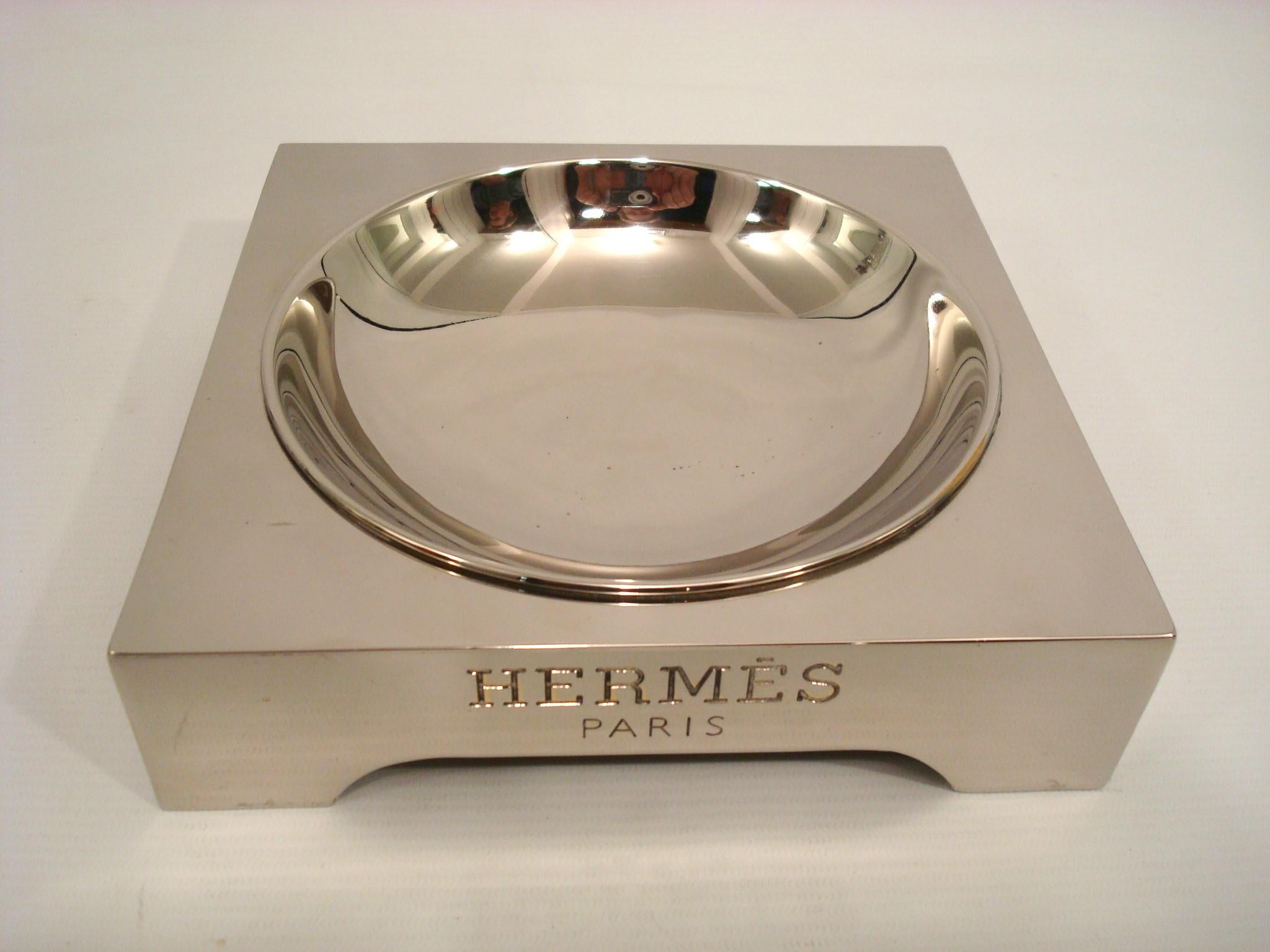 Mid-Century Modern Vintage Chic Square Silver Plated Brass Vide-Poche, Hermes Paris 1970's. For Sale