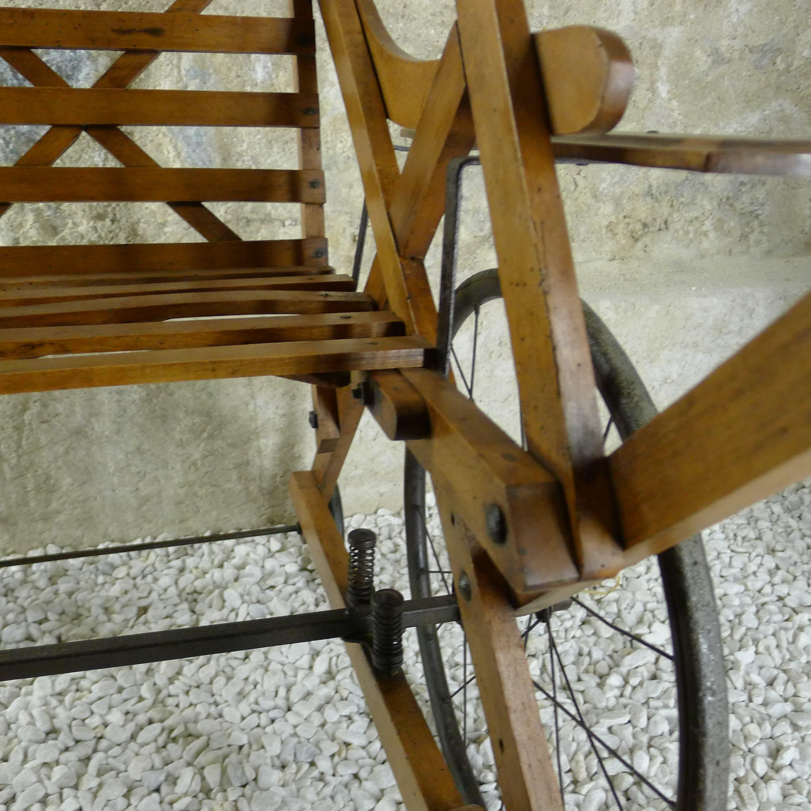 Vintage Children's Pushchair, 19th Century In Good Condition For Sale In Paris, FR