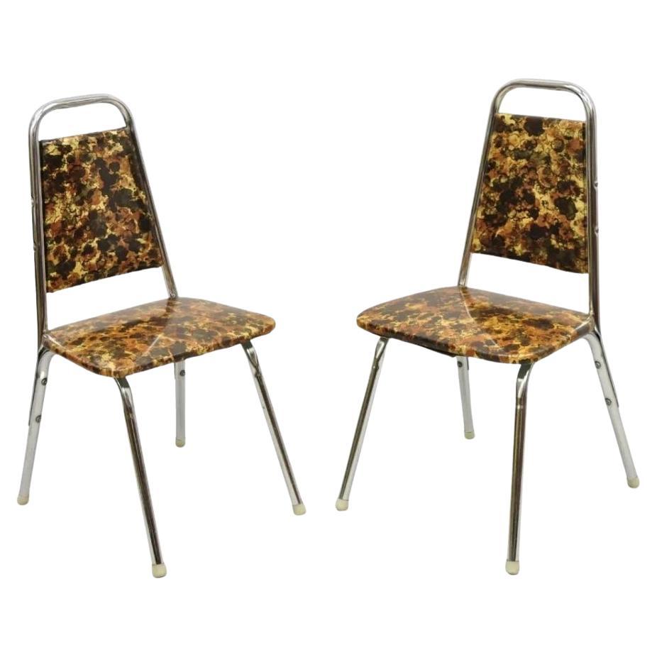 Petites chaises d'appoint en métal tubulaire du milieu du siècle pour enfants - une paire