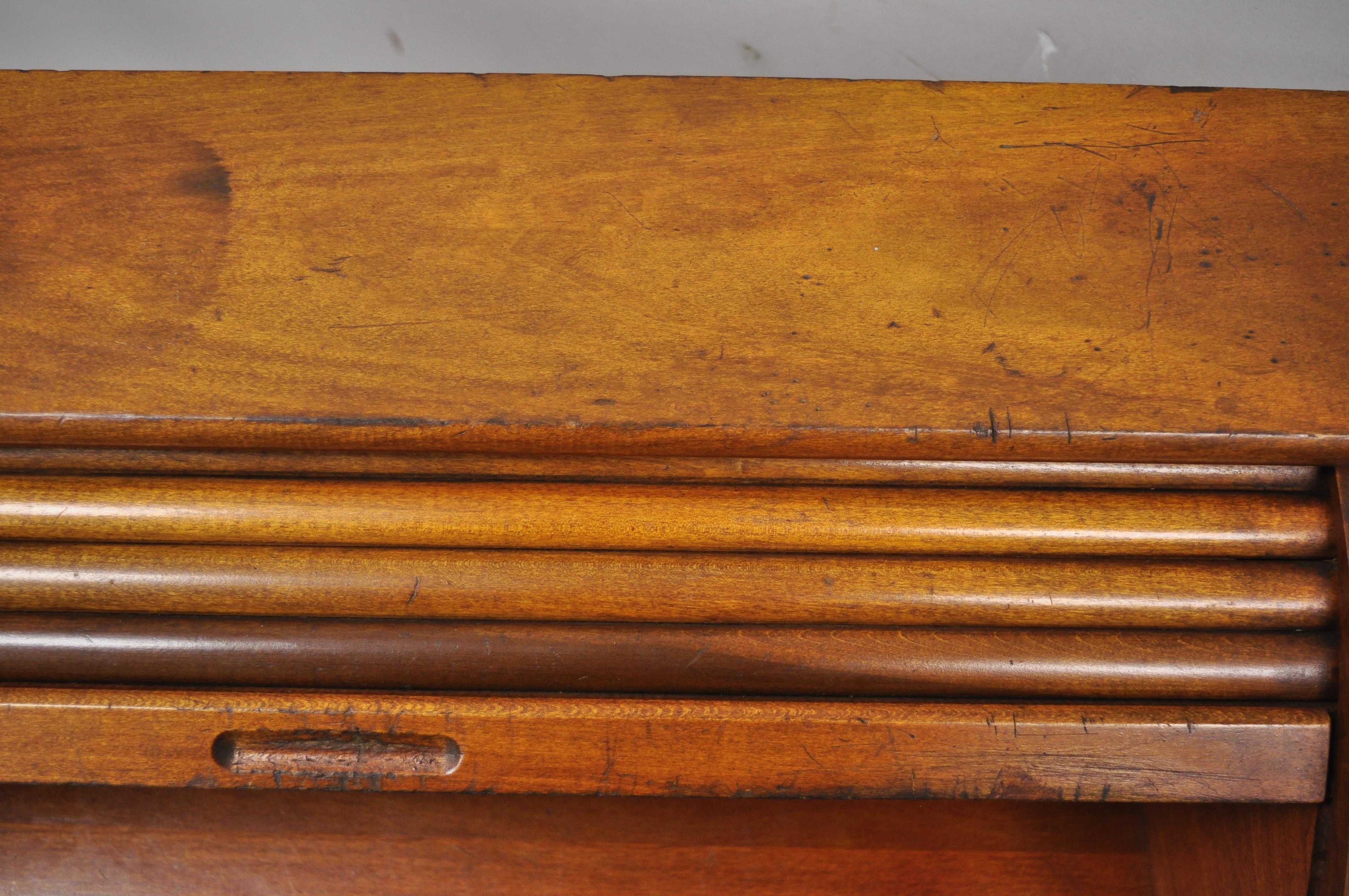 Vintage Children's Size Child's Roll Top Writing Desk and School Chairs, a Set In Good Condition In Philadelphia, PA