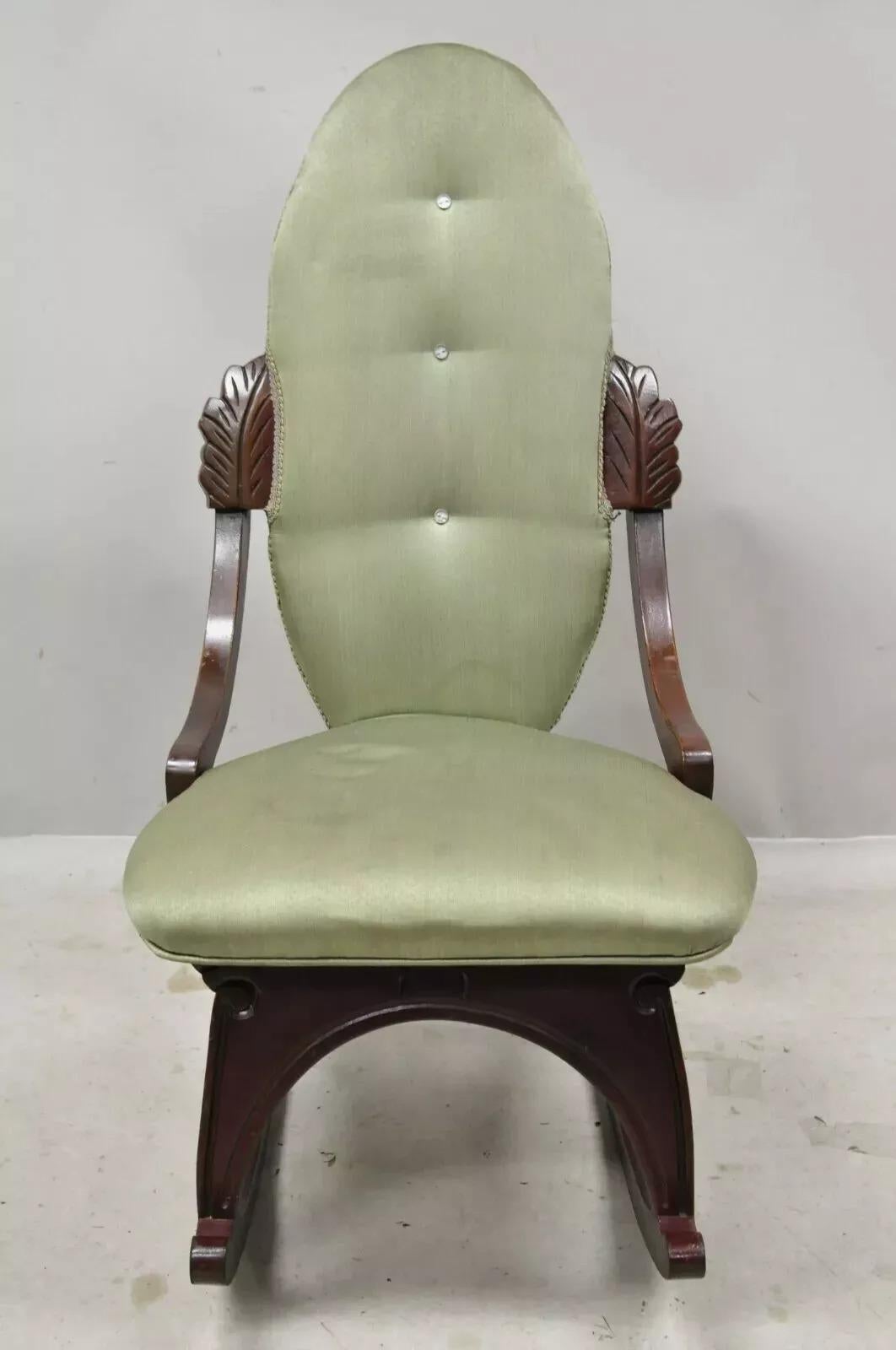 Vittoriano Sedia a dondolo vintage per bambini di piccole dimensioni in legno di ciliegio Greene & Greene in vendita