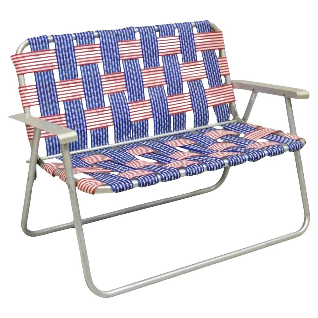 Vintage Childs Größe amerikanische Flagge Gurtband Folding Aluminium Rasen Stuhl Loveseat im Angebot