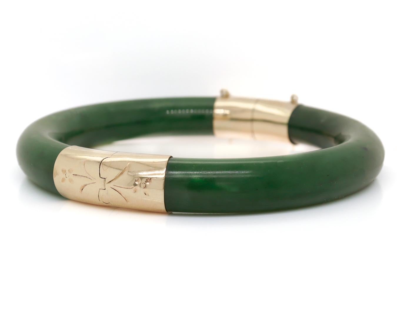 Vintage Chinese 14K Gold & Carved Jade Bangle Bracelet For Sale 7