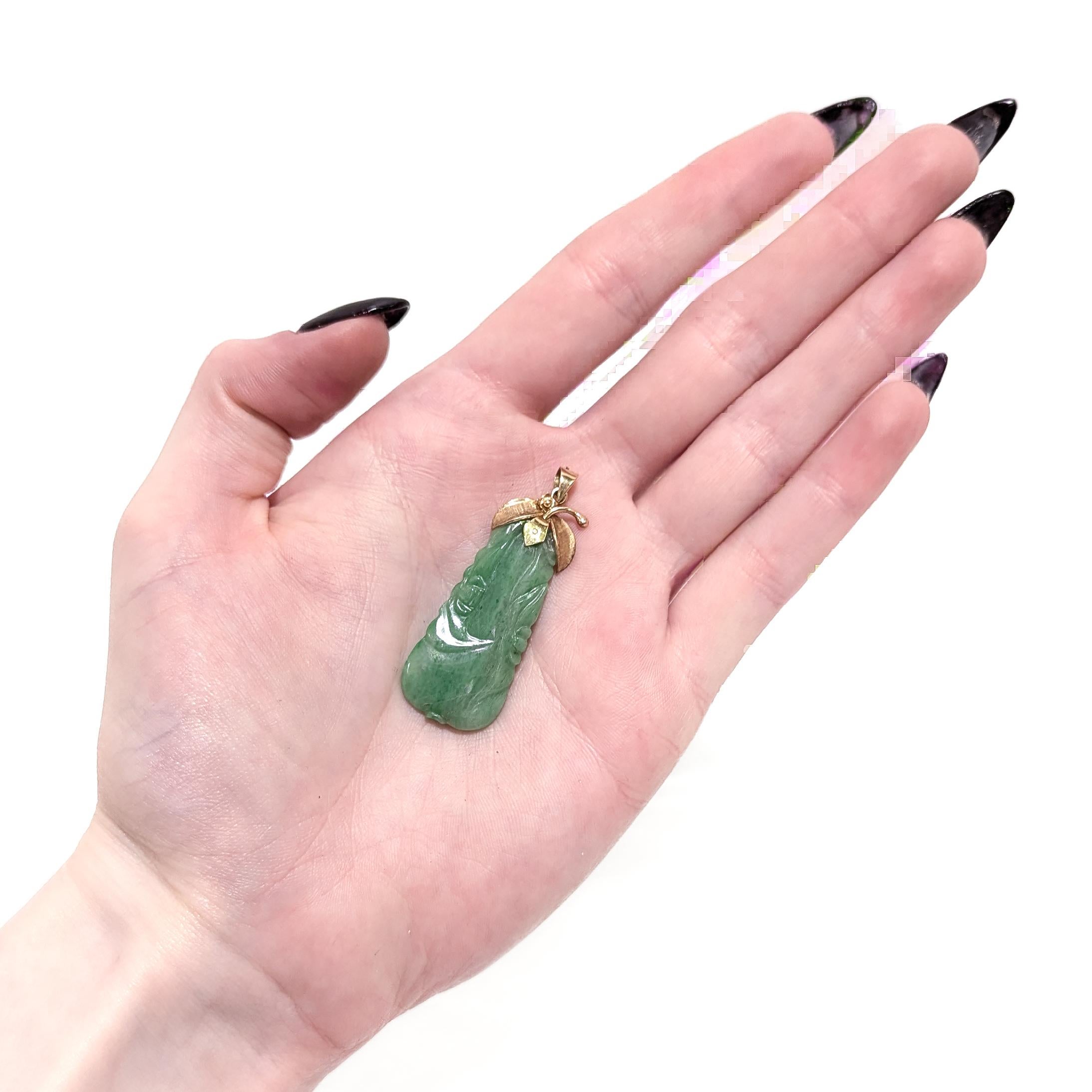 Retro Vintage Chinese 14k Gold & Jade Figural Plum Pendant Necklace For Sale