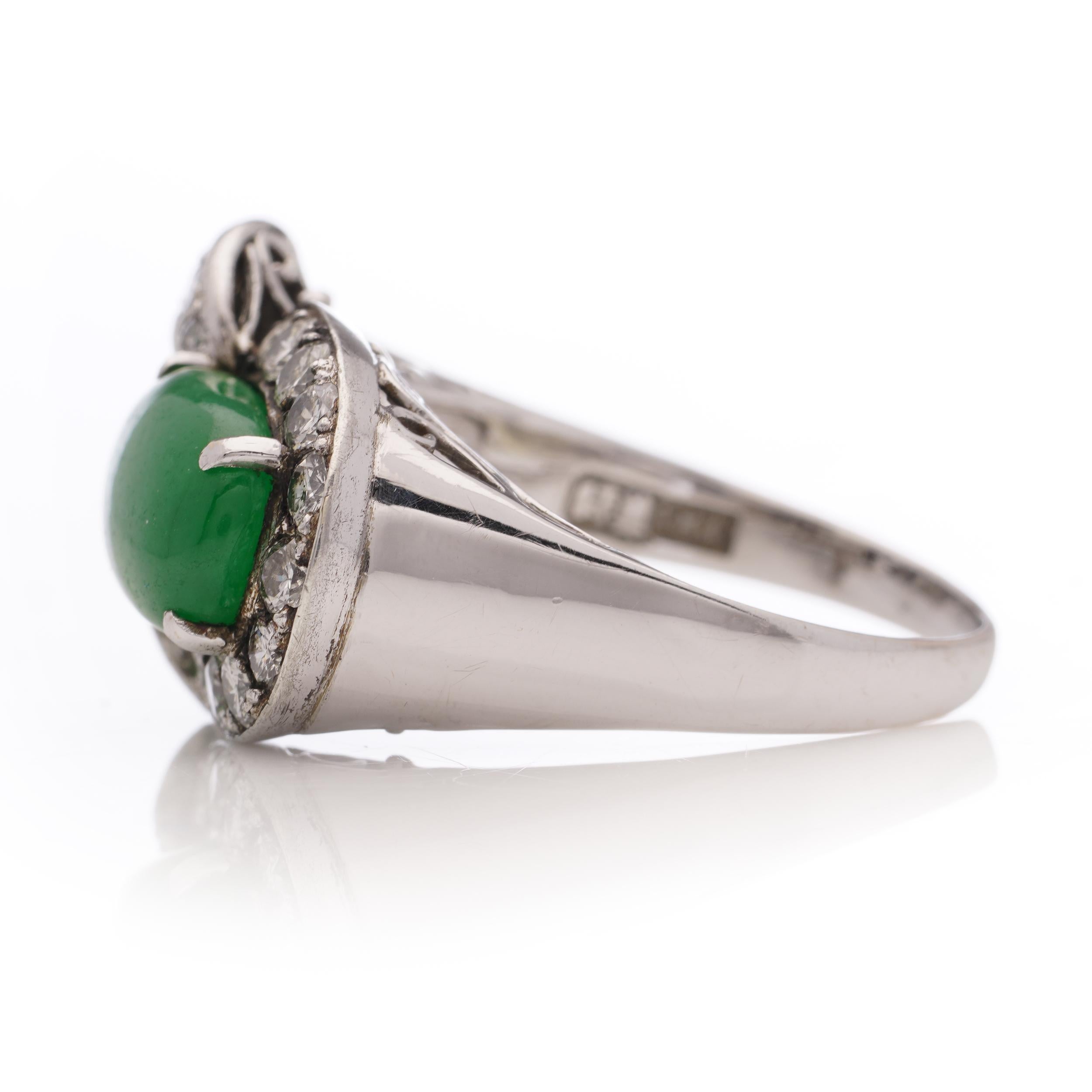 Vintage Chinese 18kt. white gold oval cabochon jade and diamond ladies' ring For Sale 1