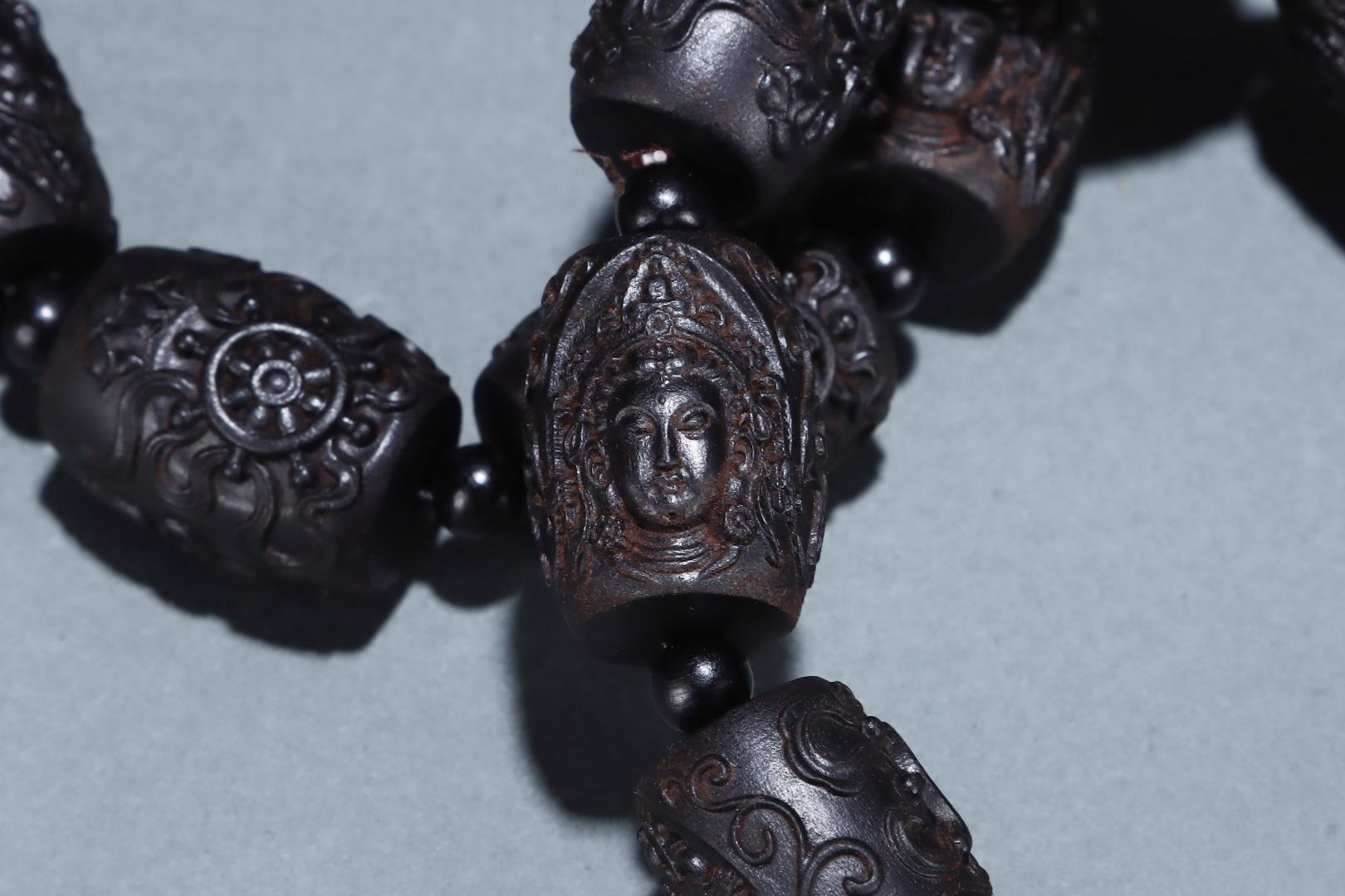 Vintage Chinese Agarwood Carving Dzi Guanyin Beads Bracelets Pair For Sale 3