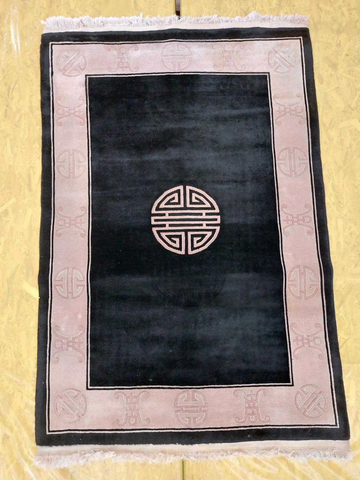 Hand-Woven Vintage Chinese Art Deco Kangshi Rug For Sale