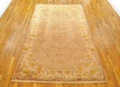 Tappeto orientale vintage in stile Art Deco cinese, formato galleria, con fiori a W e tonalità avorio