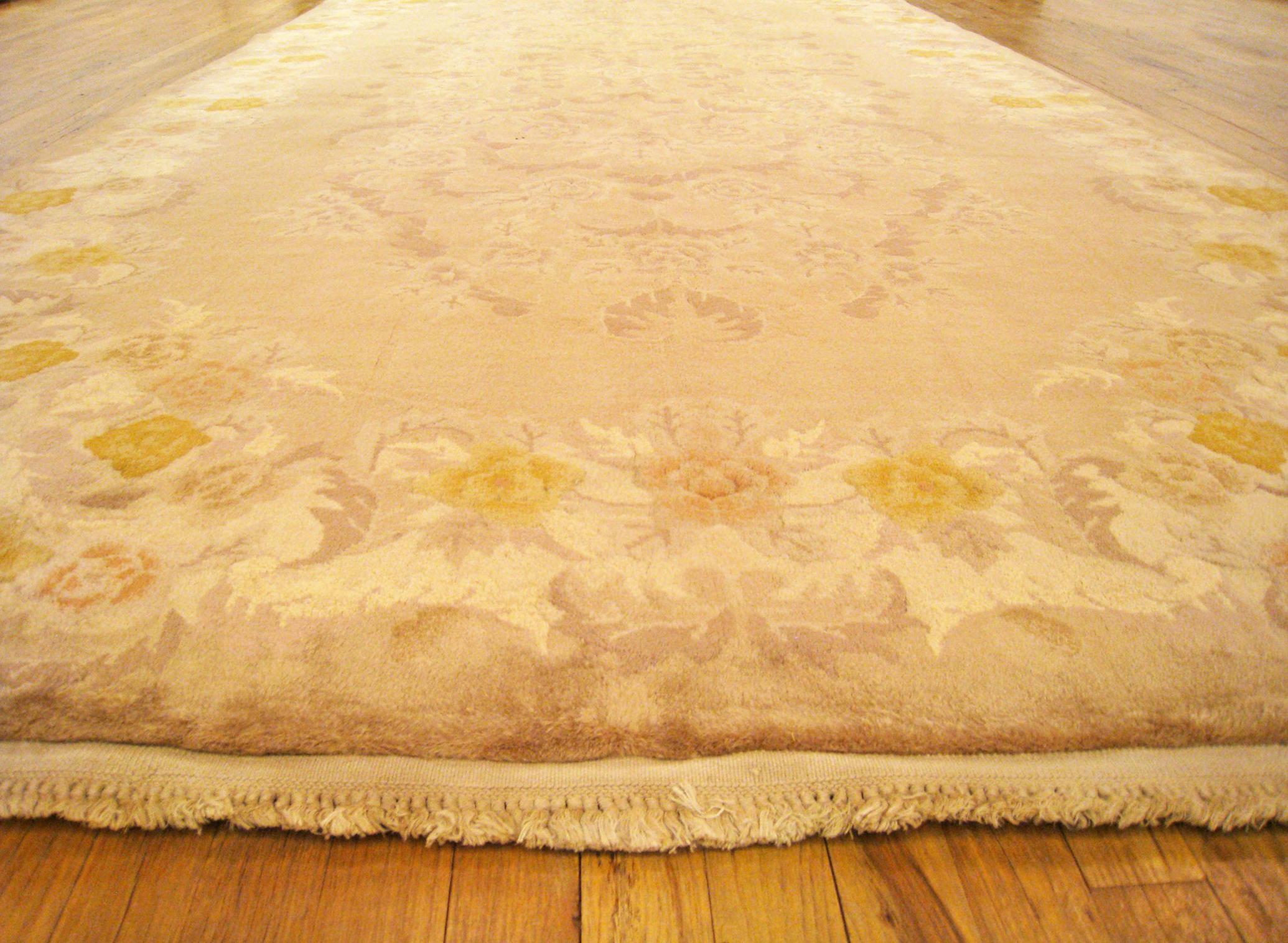 Mid-20th Century Vintage Chinese Art Deco Oriental Rug, in Gallery Size, W Flowers and Ivory Tone For Sale