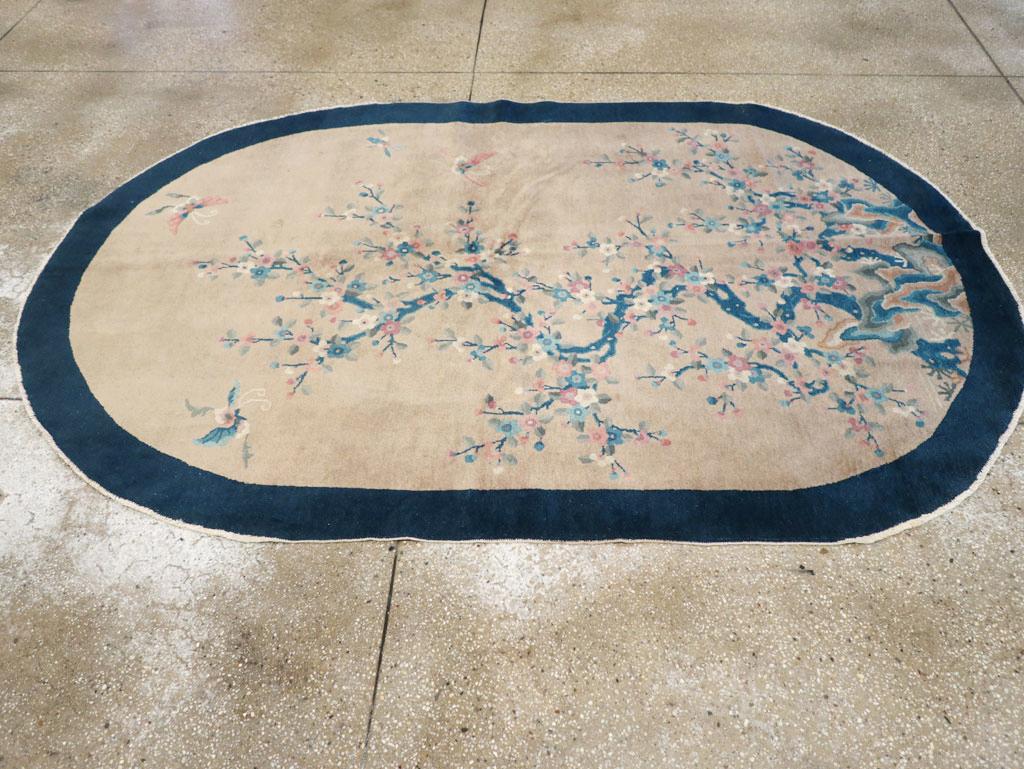 Vintage Chinese Art Deco Oval Accent Rug In Excellent Condition For Sale In New York, NY