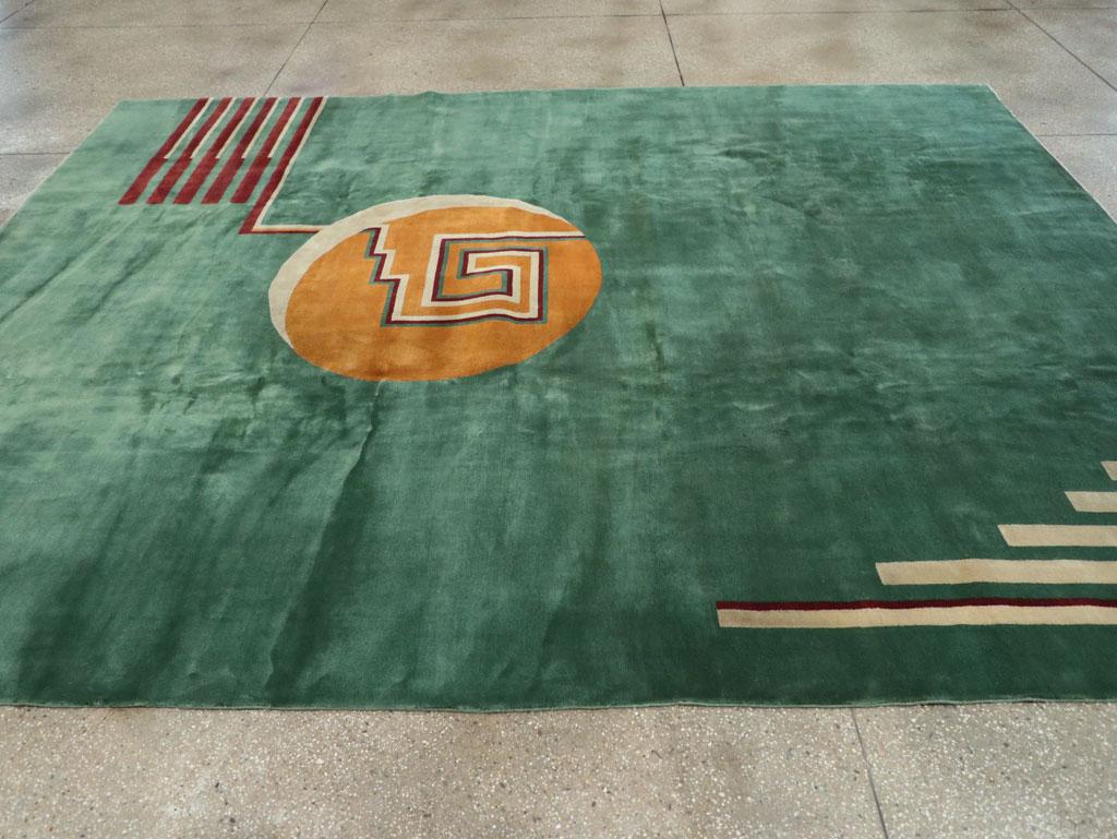 Vintage Chinese Art Deco Room Size Carpet In Excellent Condition For Sale In New York, NY