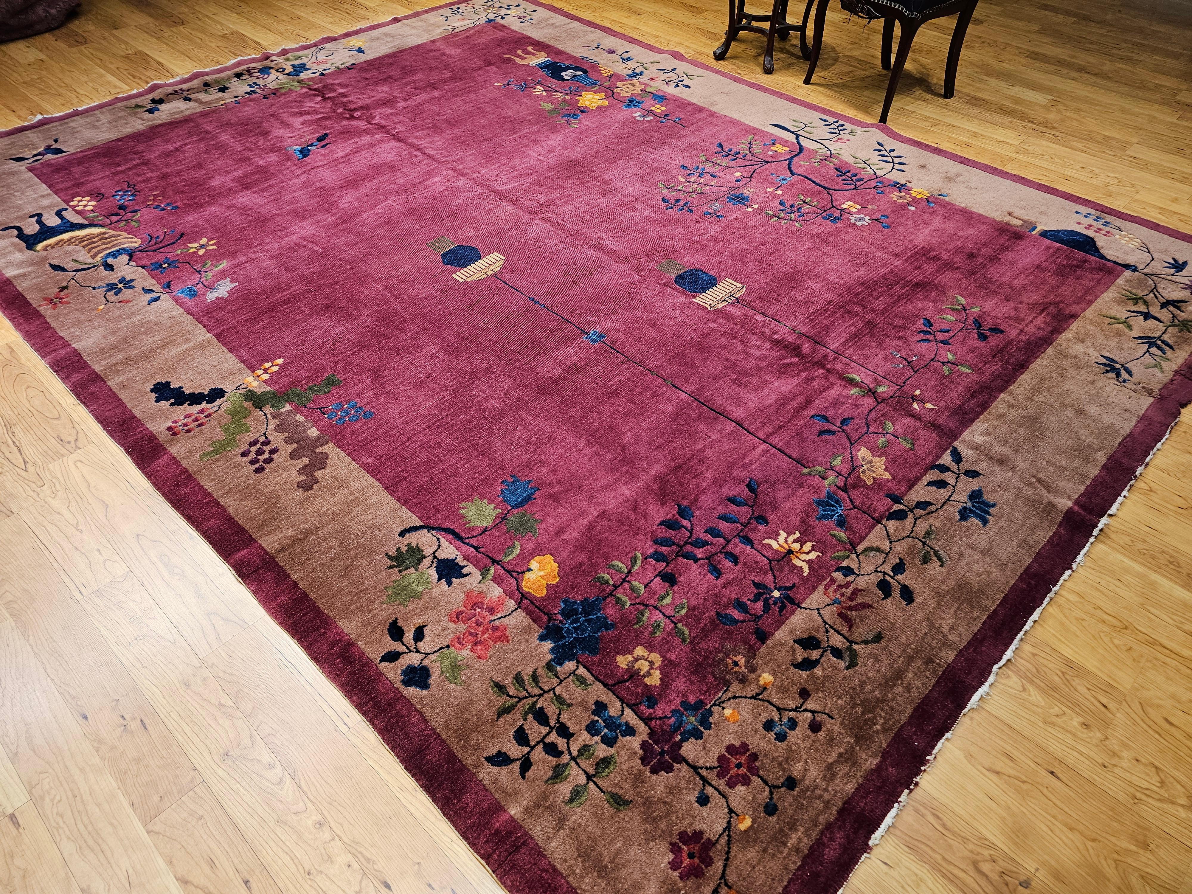 Chinesischer Art-Déco-Teppich in Zimmergröße im Vintage-Stil in Dunkel- Magenta, Taupe, Grün, Blau, Rot im Angebot 7