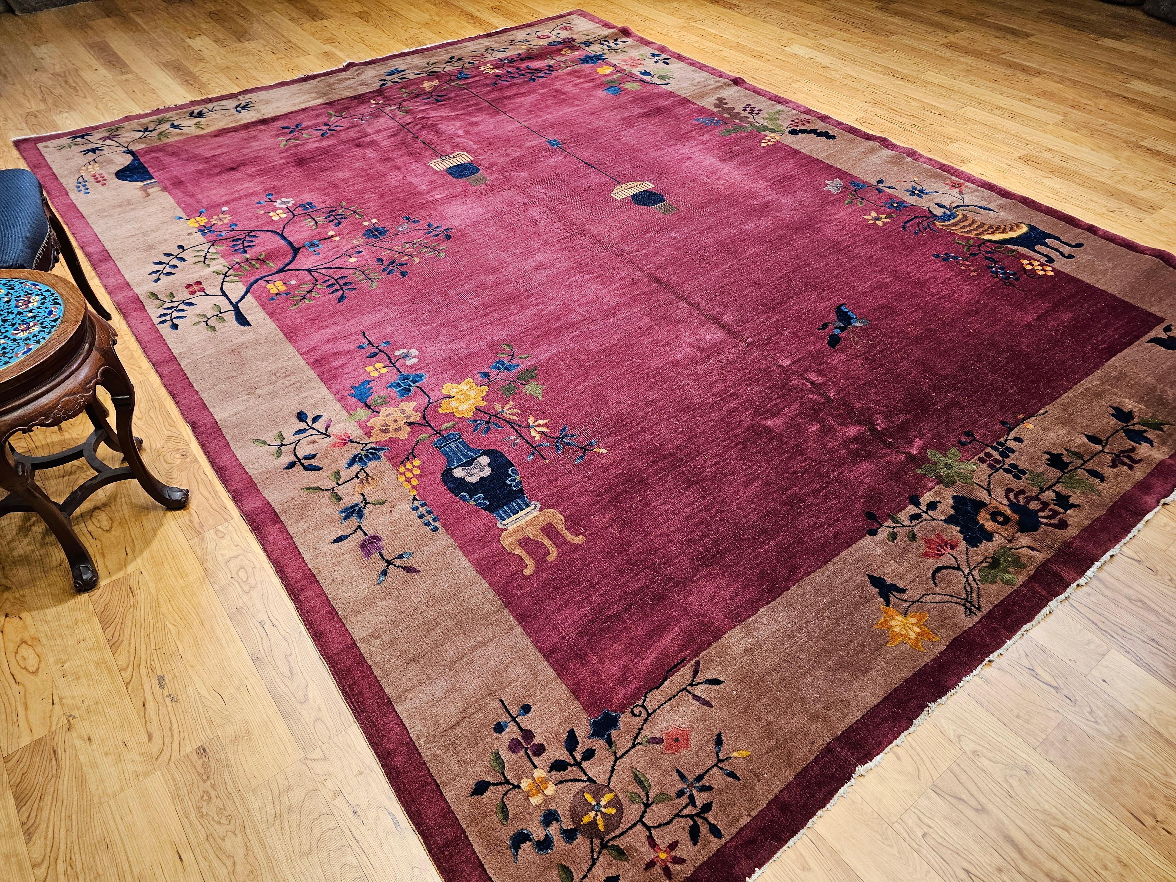 Chinesischer Art-Déco-Teppich in Zimmergröße im Vintage-Stil in Dunkel- Magenta, Taupe, Grün, Blau, Rot im Angebot 11