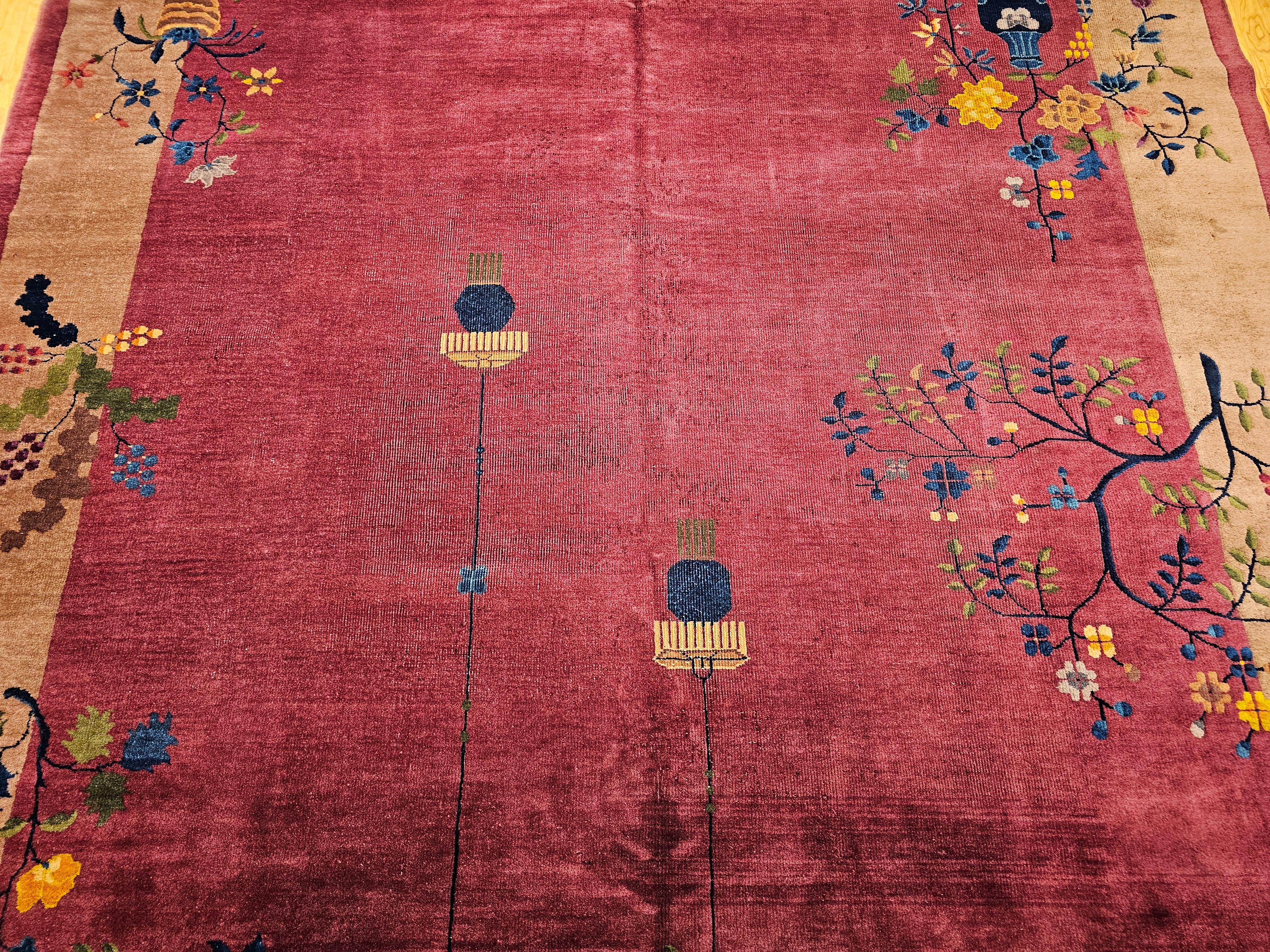 Chinesischer Art-Déco-Teppich in Zimmergröße im Vintage-Stil in Dunkel- Magenta, Taupe, Grün, Blau, Rot (Handgeknüpft) im Angebot