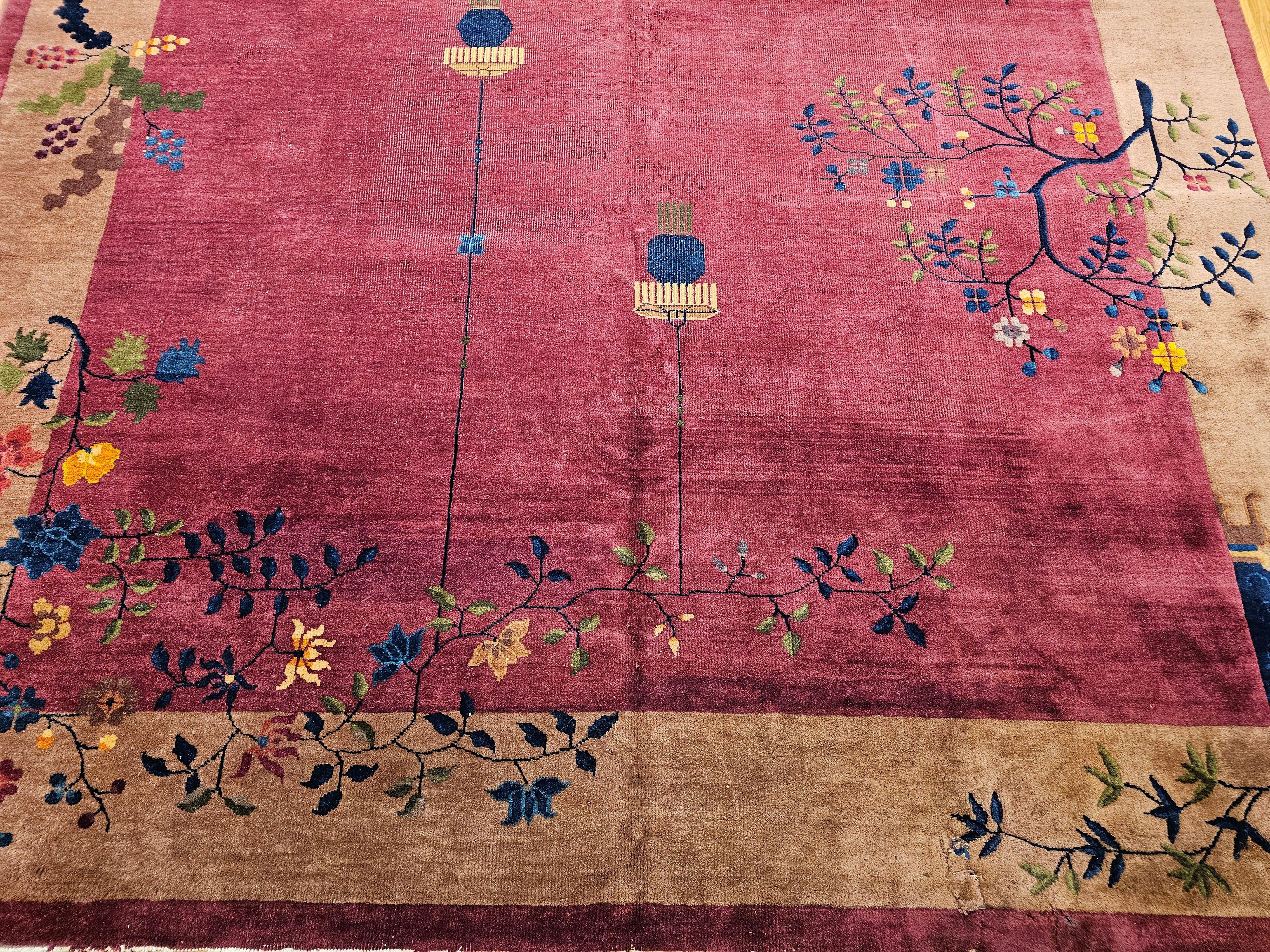 Chinesischer Art-Déco-Teppich in Zimmergröße im Vintage-Stil in Dunkel- Magenta, Taupe, Grün, Blau, Rot im Zustand „Gut“ im Angebot in Barrington, IL