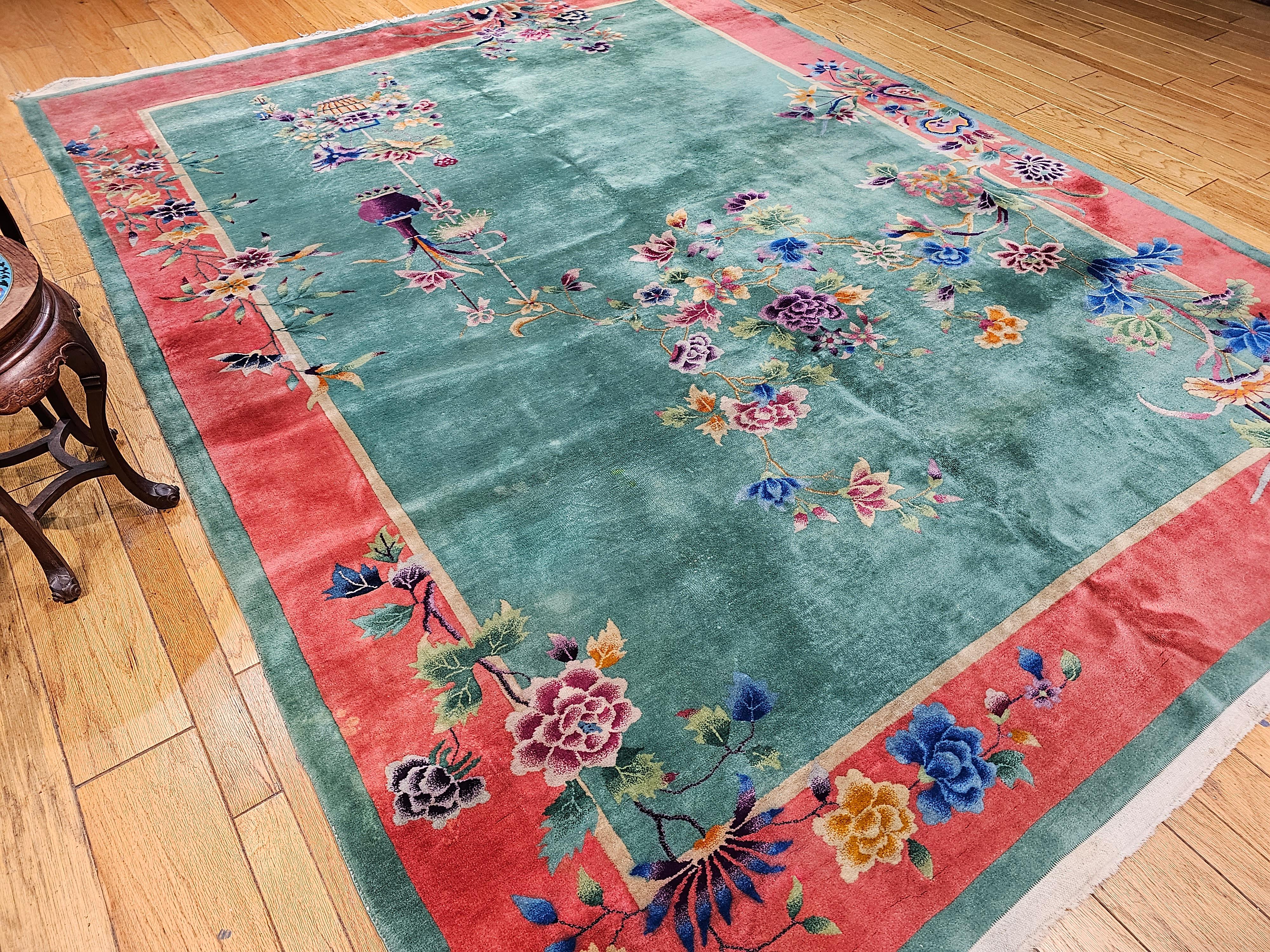 Chinesischer Art-Déco-Teppich in Zimmergröße im Vintage-Stil mit Blumenmuster in Grün, Blau, Rosa und Rosa im Angebot 4