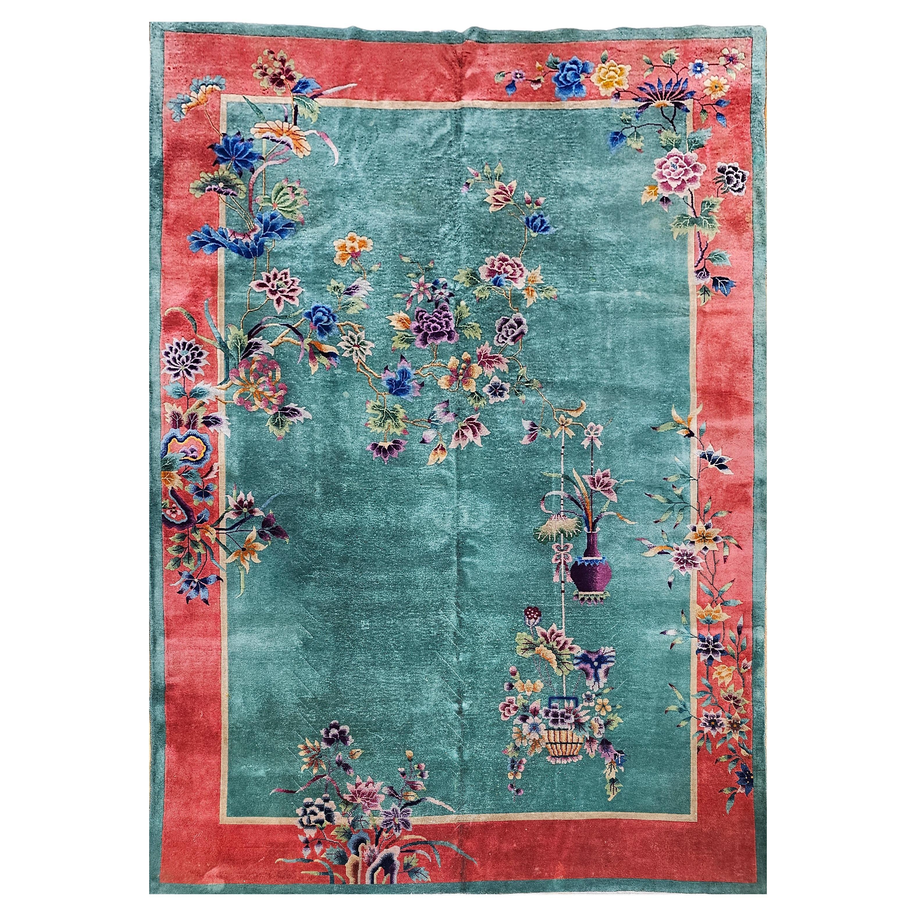 Chinesischer Art-Déco-Teppich in Zimmergröße im Vintage-Stil mit Blumenmuster in Grün, Blau, Rosa und Rosa im Angebot