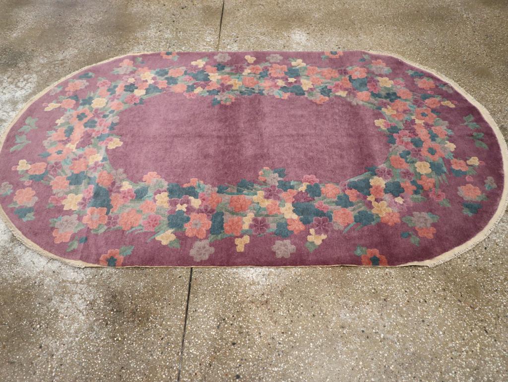 Vintage Chinese Art Deco Round Oval Accent Rug In Excellent Condition For Sale In New York, NY