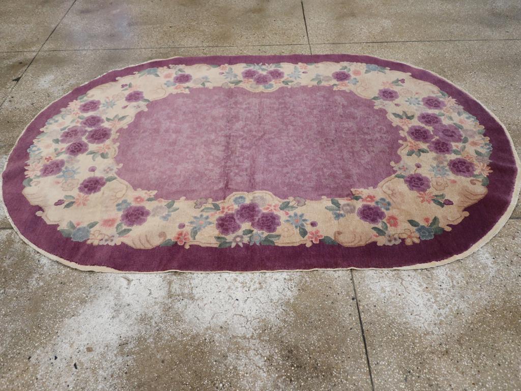 Vintage Chinese Art Deco Round Oval Accent Rug In Excellent Condition For Sale In New York, NY