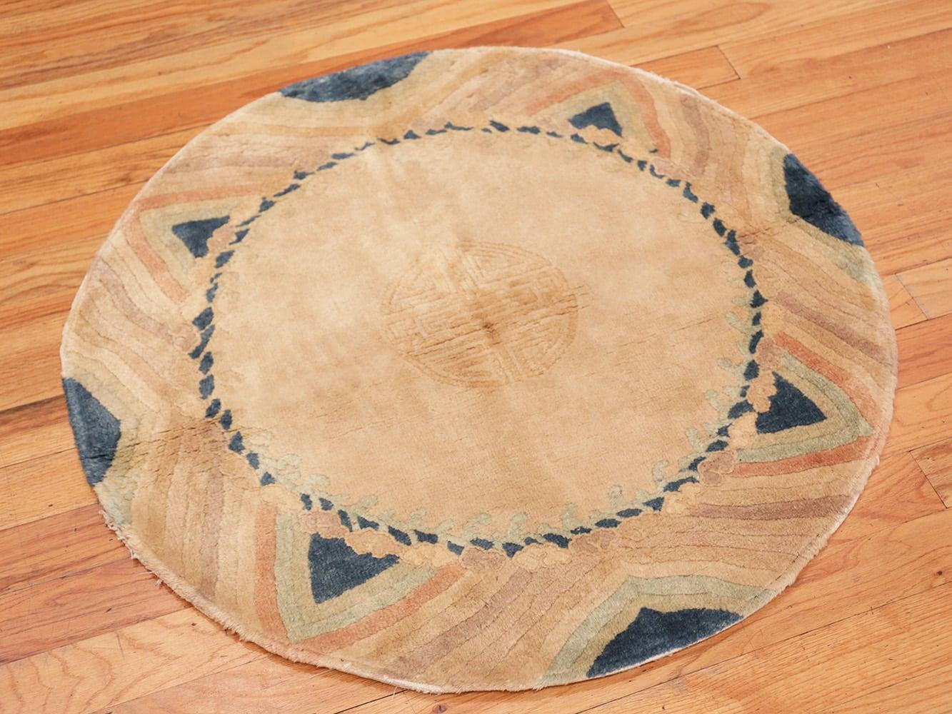 Nazmiyal Collection Vintage Chinese Art Deco Round Rug. Size 3' 6" x 3