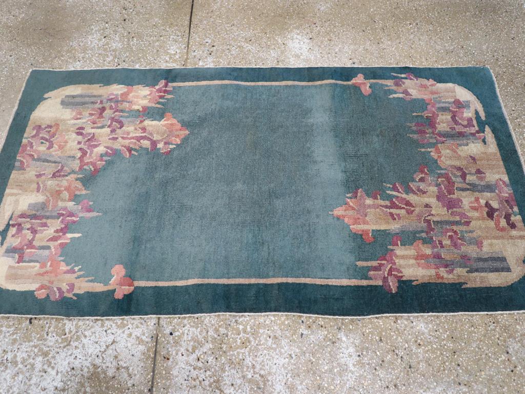 Vintage Chinese Art Deco Throw Rug In Excellent Condition For Sale In New York, NY