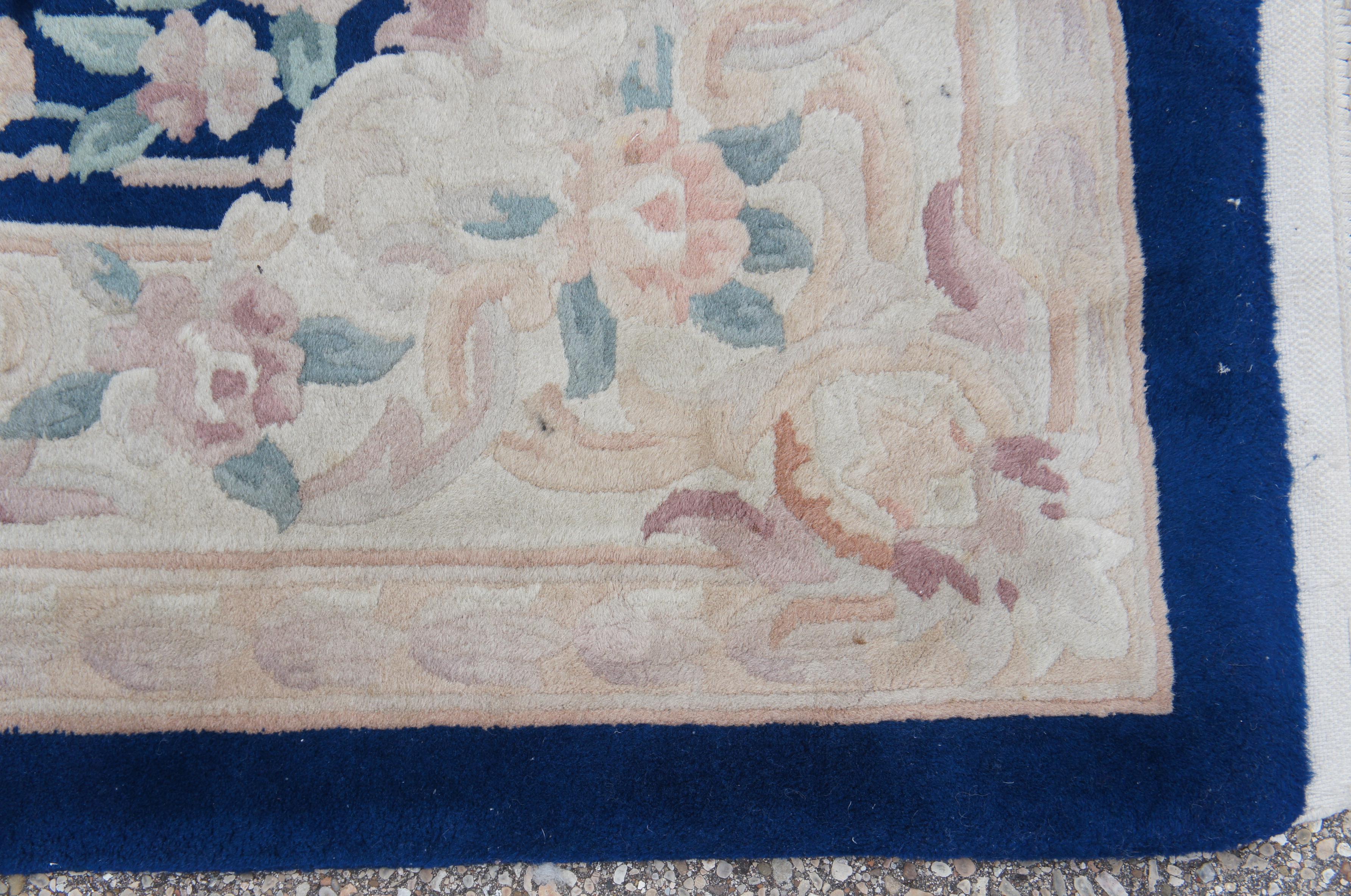 Tapis vintage chinois d'Aubusson Oriental à médaillons bleu Bon état à Dayton, OH