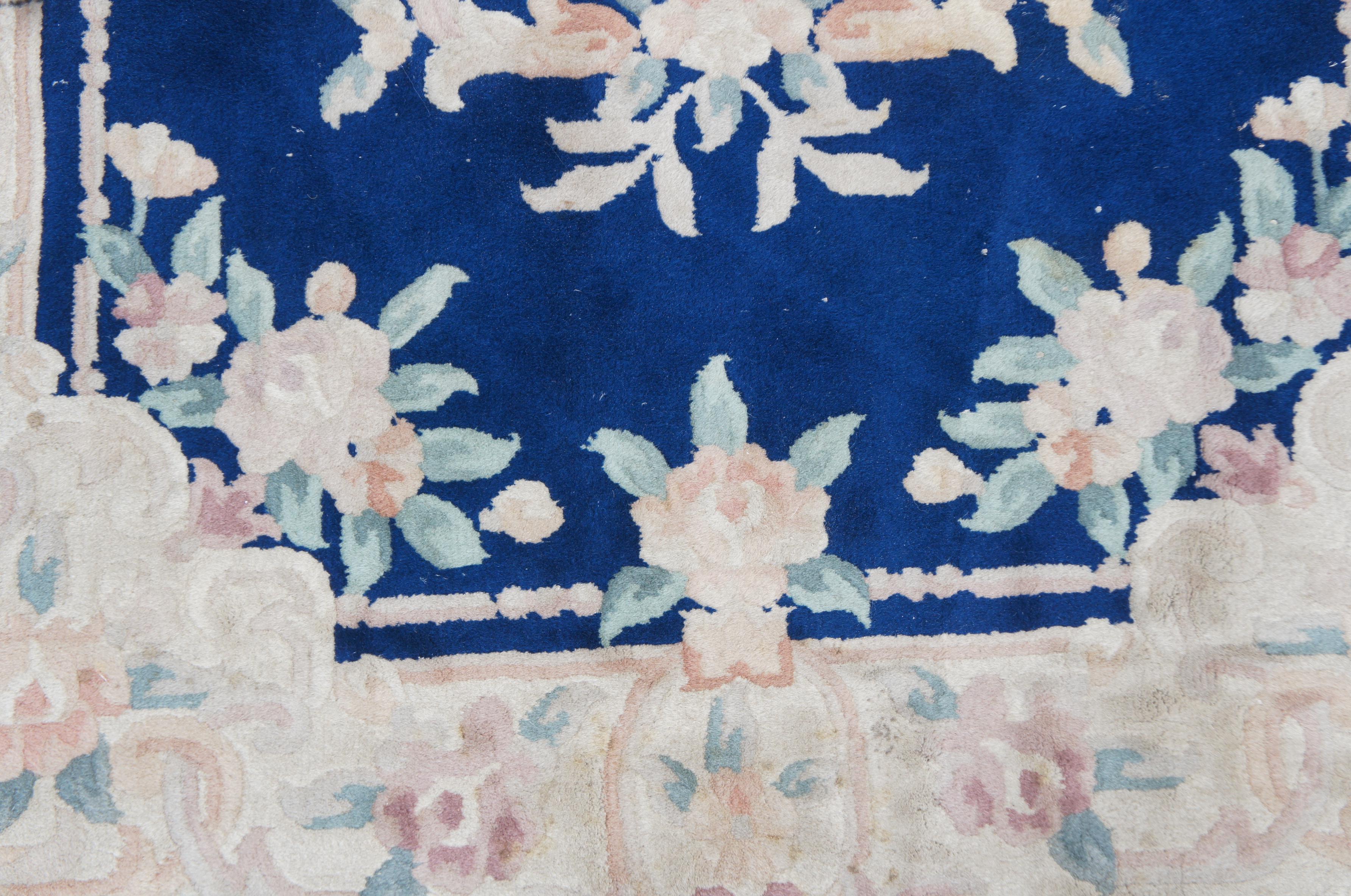 20ième siècle Tapis vintage chinois d'Aubusson Oriental à médaillons bleu