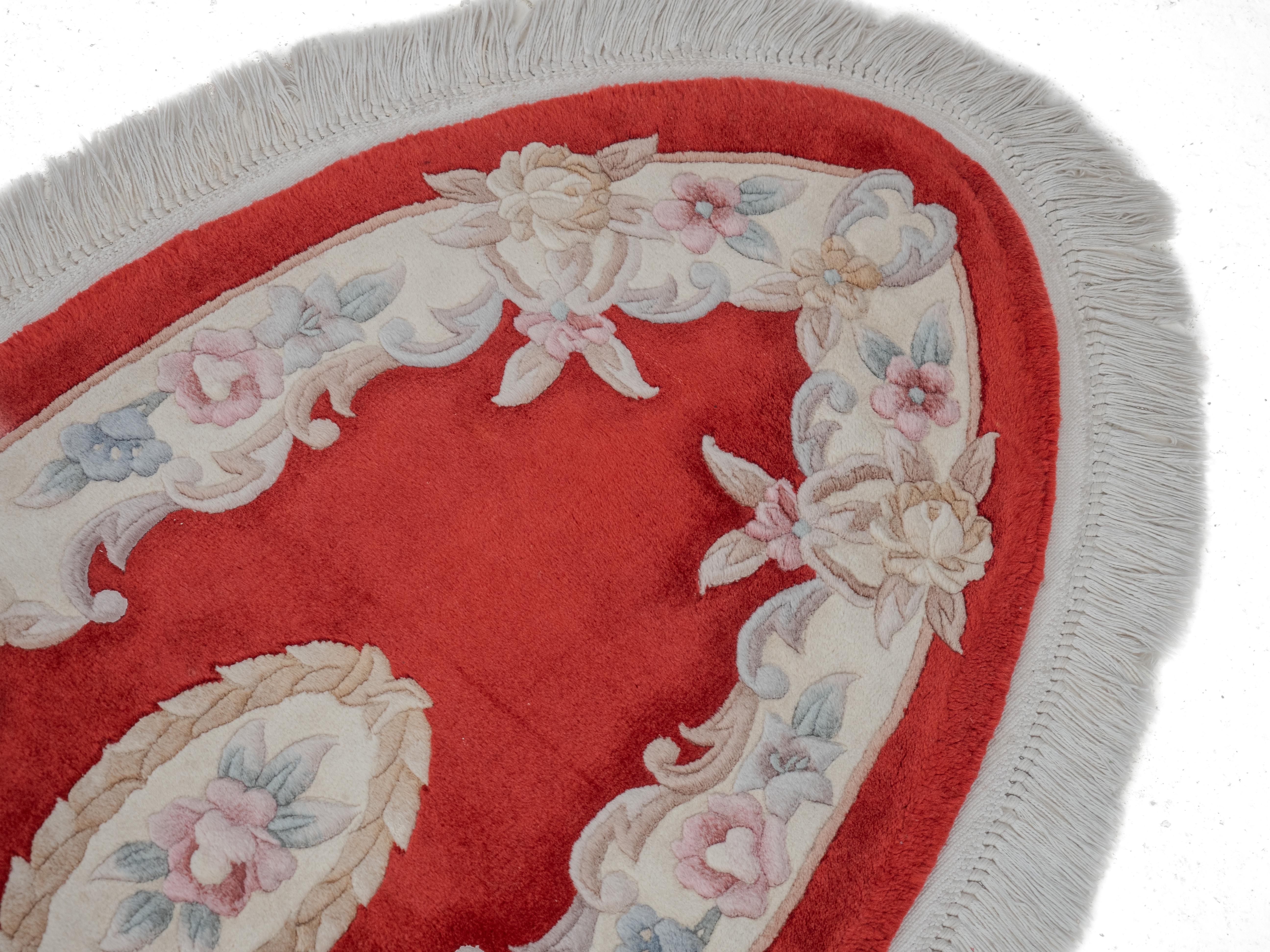 Tappeto vintage cinese Aubusson ovale tessuto a mano rosso 5'3