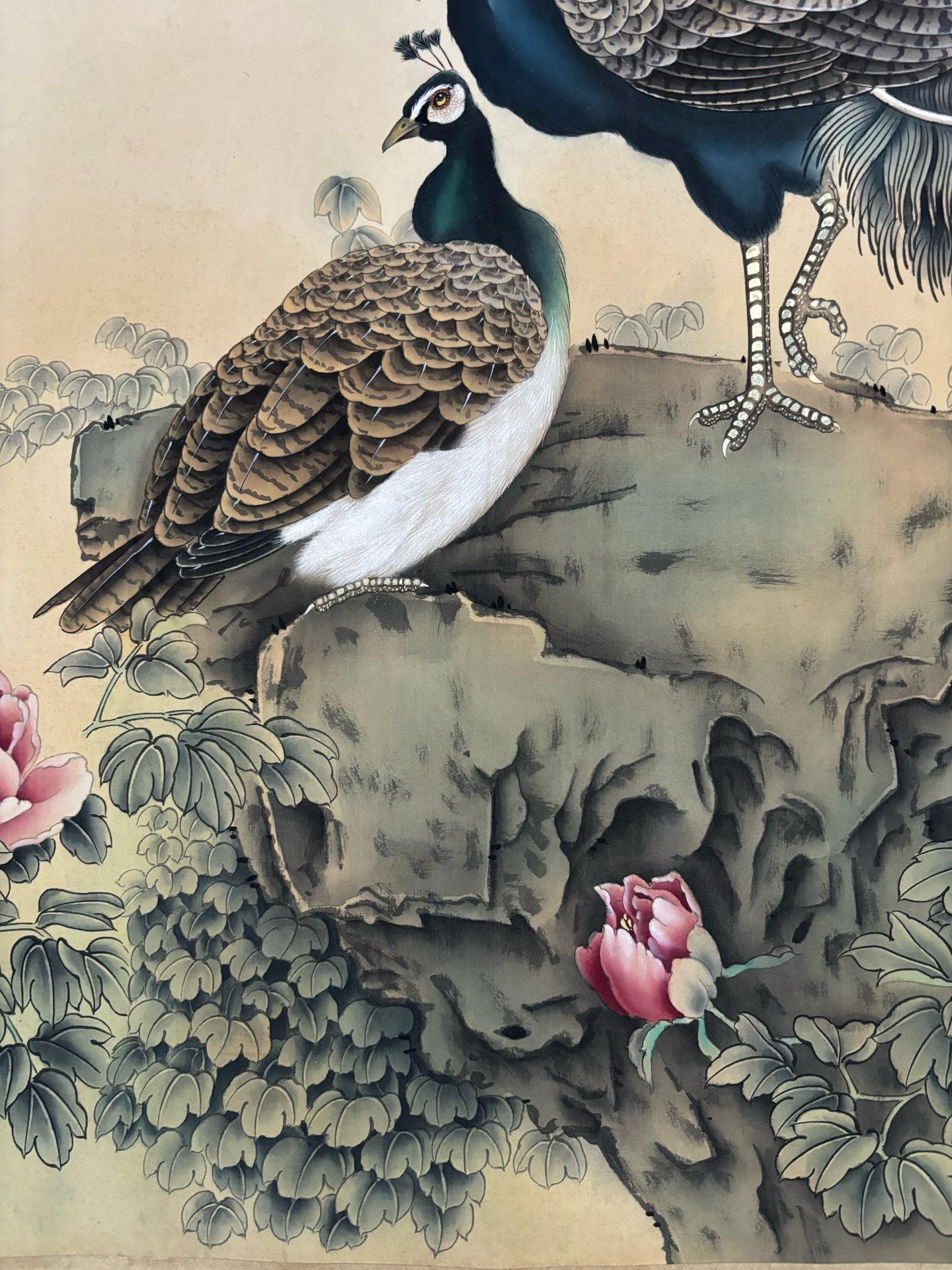 Pergamena di seta cinese d'epoca dipinta a mano con pavoni e fiori - Marcata Zhang Daqian in vendita 1