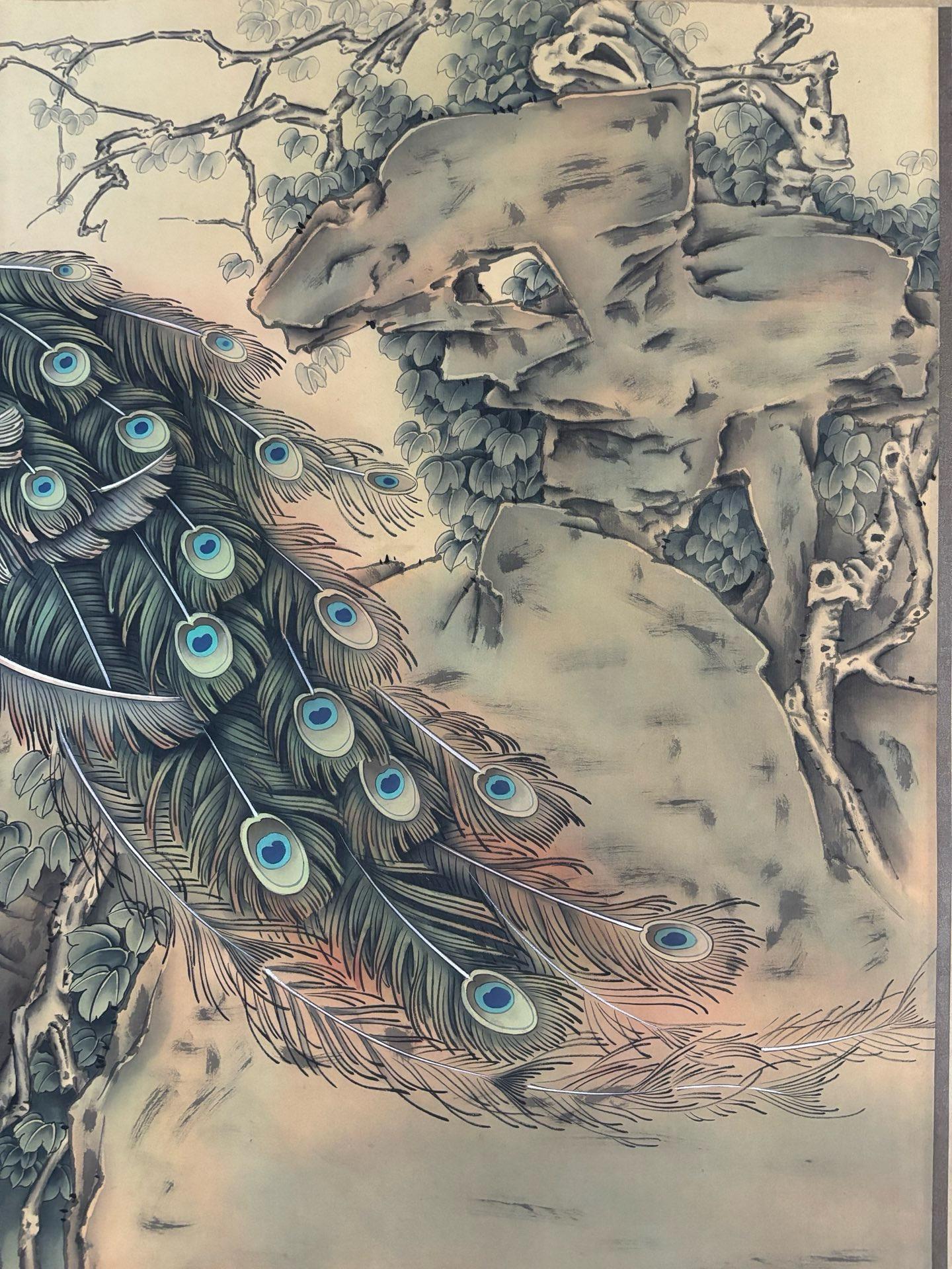 Pergamena di seta cinese d'epoca dipinta a mano con pavoni e fiori - Marcata Zhang Daqian in vendita 4