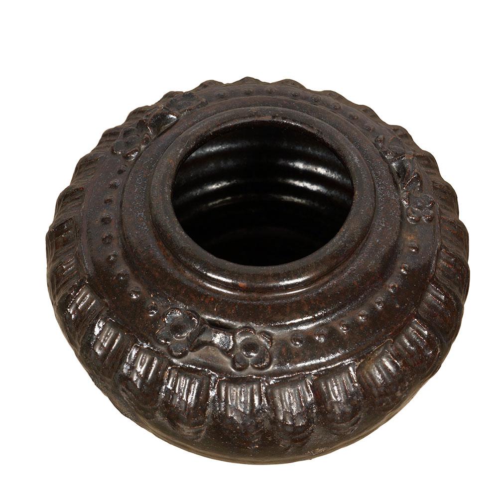 Intagliato a mano Urna cinese d'epoca in ceramica a smalto nero in vendita