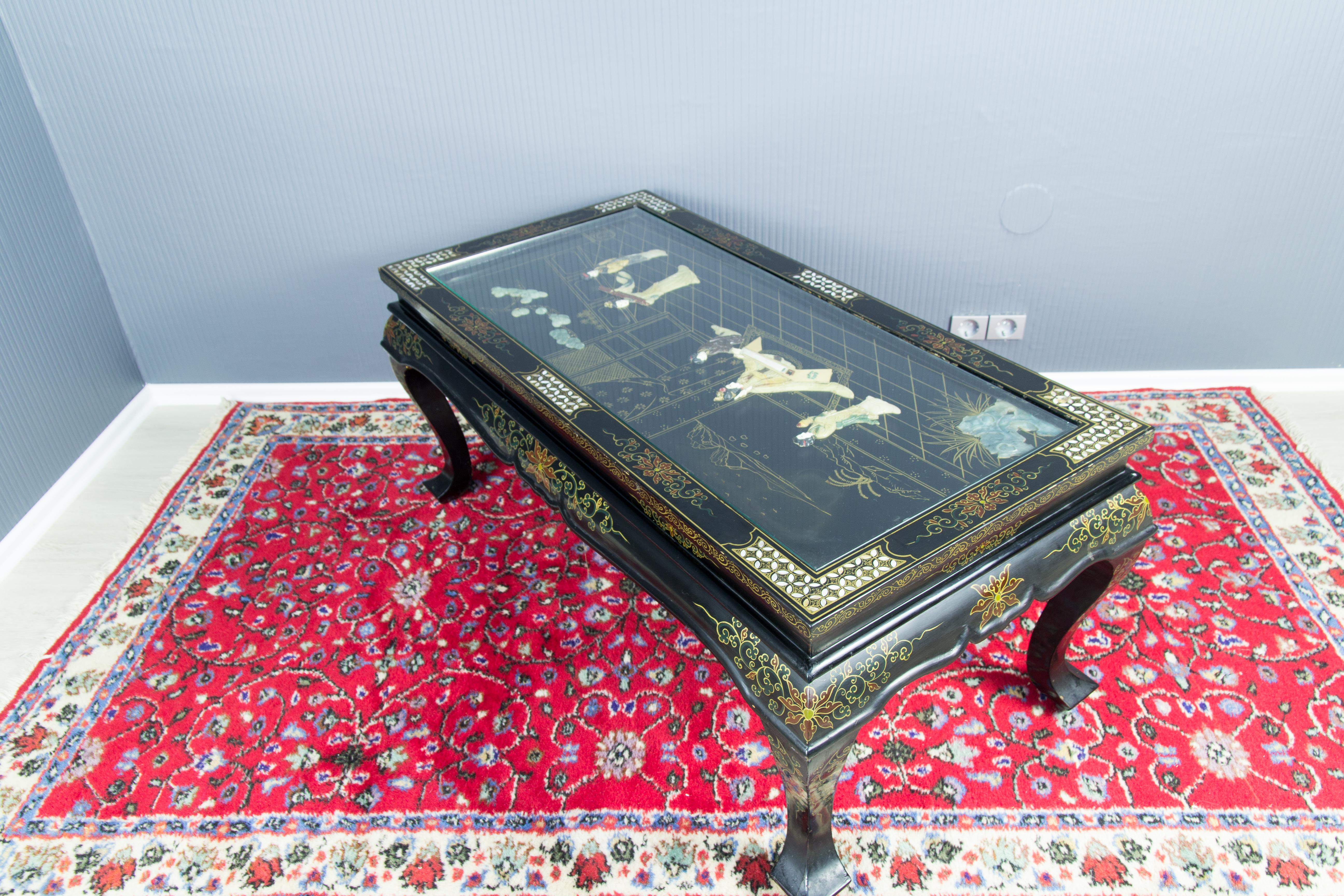 Vintage Chinese Black Lacquer Folding Wood and Mother of Pearl Coffee Table 5