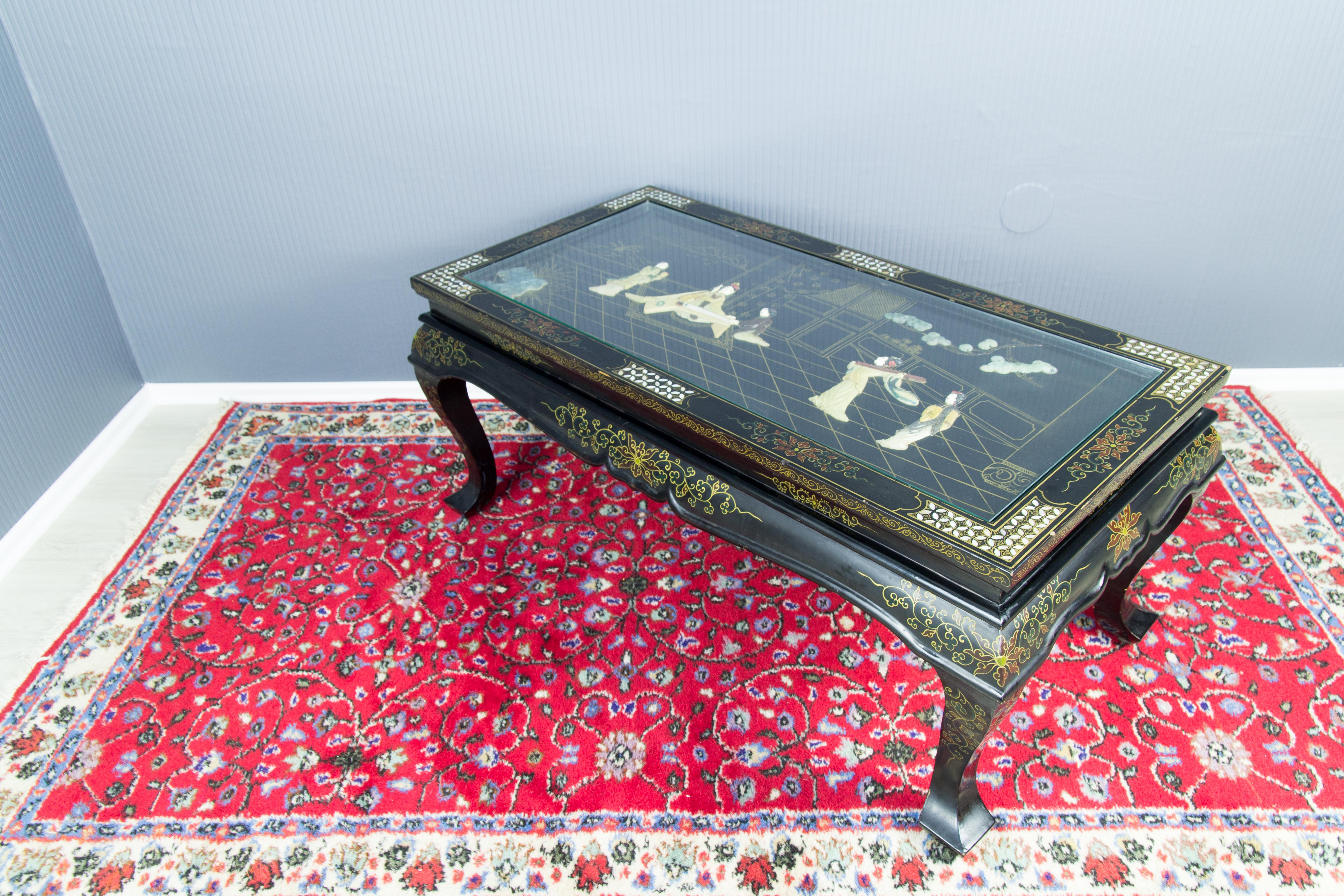 Vintage Chinese Black Lacquer Folding Wood and Mother of Pearl Coffee Table 9