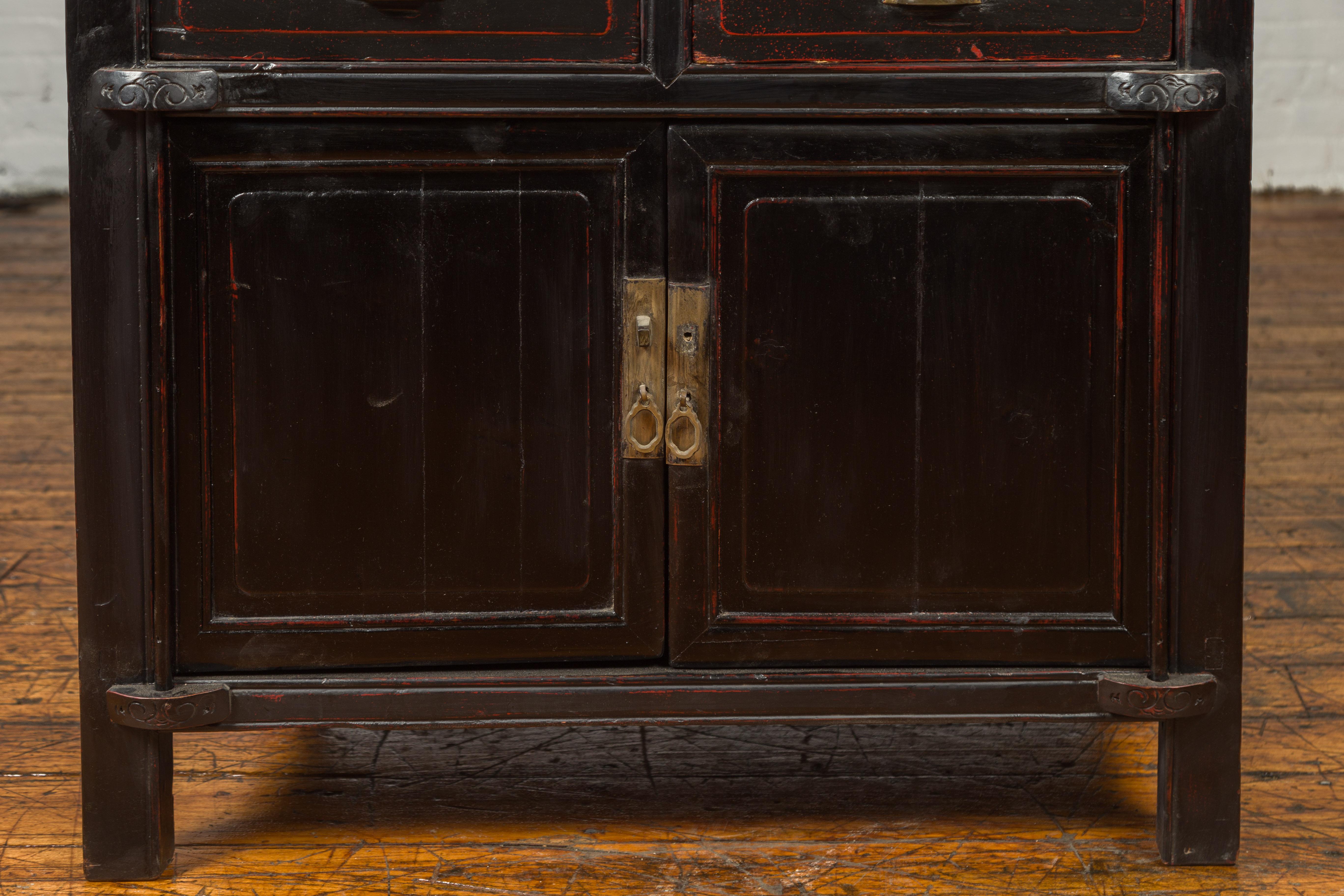 Vintage Chinese Black Lacquered Buffet with Red Highlights, Drawers and Doors 2