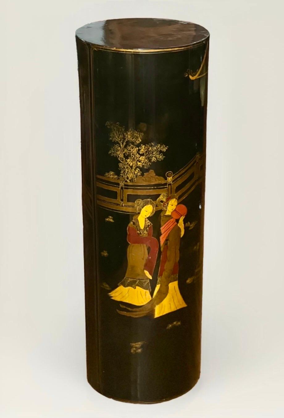 Chinese Export Vintage Chinese Black Lacquered Wood Pedestal For Sale