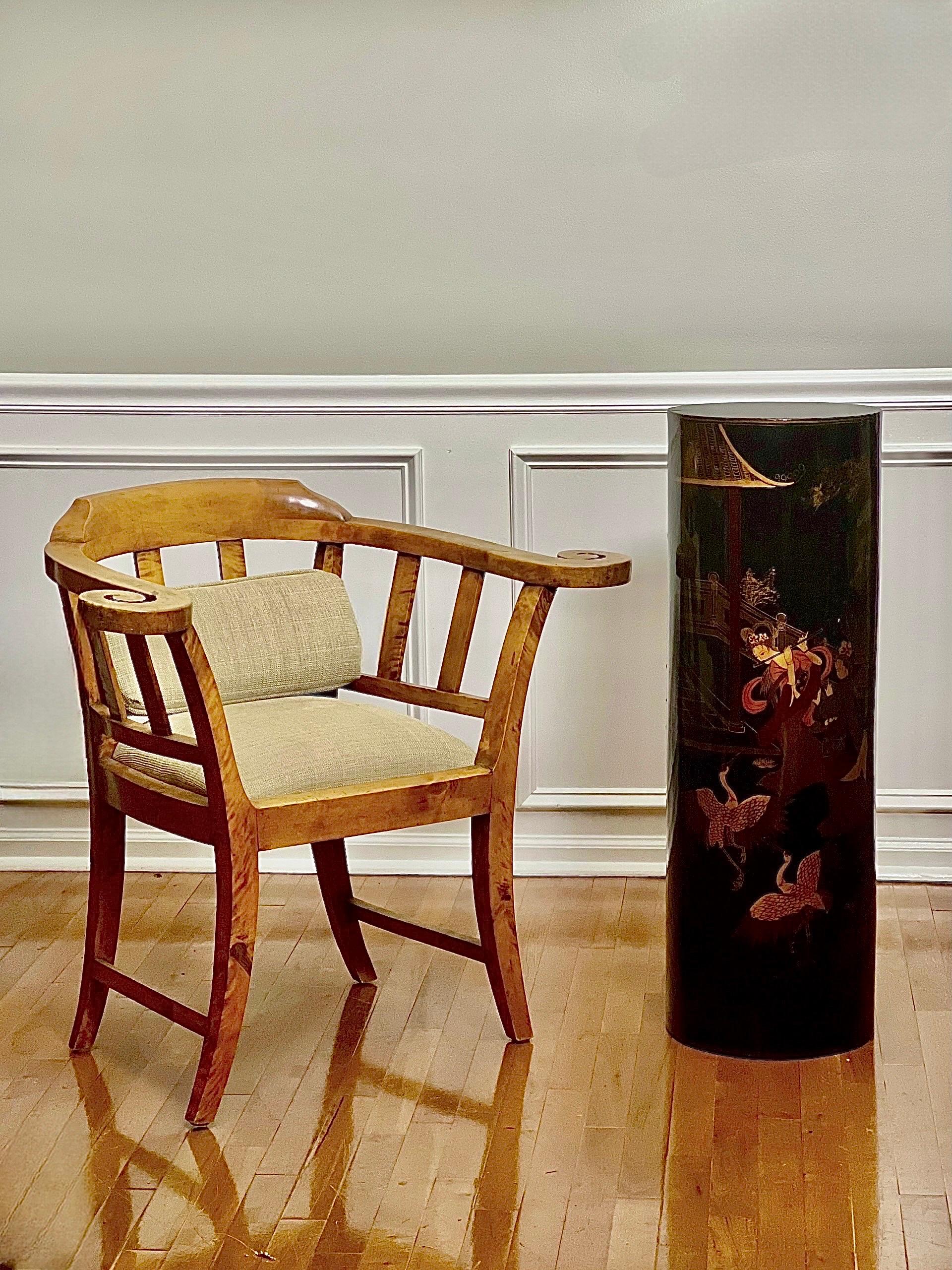 Vintage Chinese Black Lacquered Wood Pedestal For Sale 4