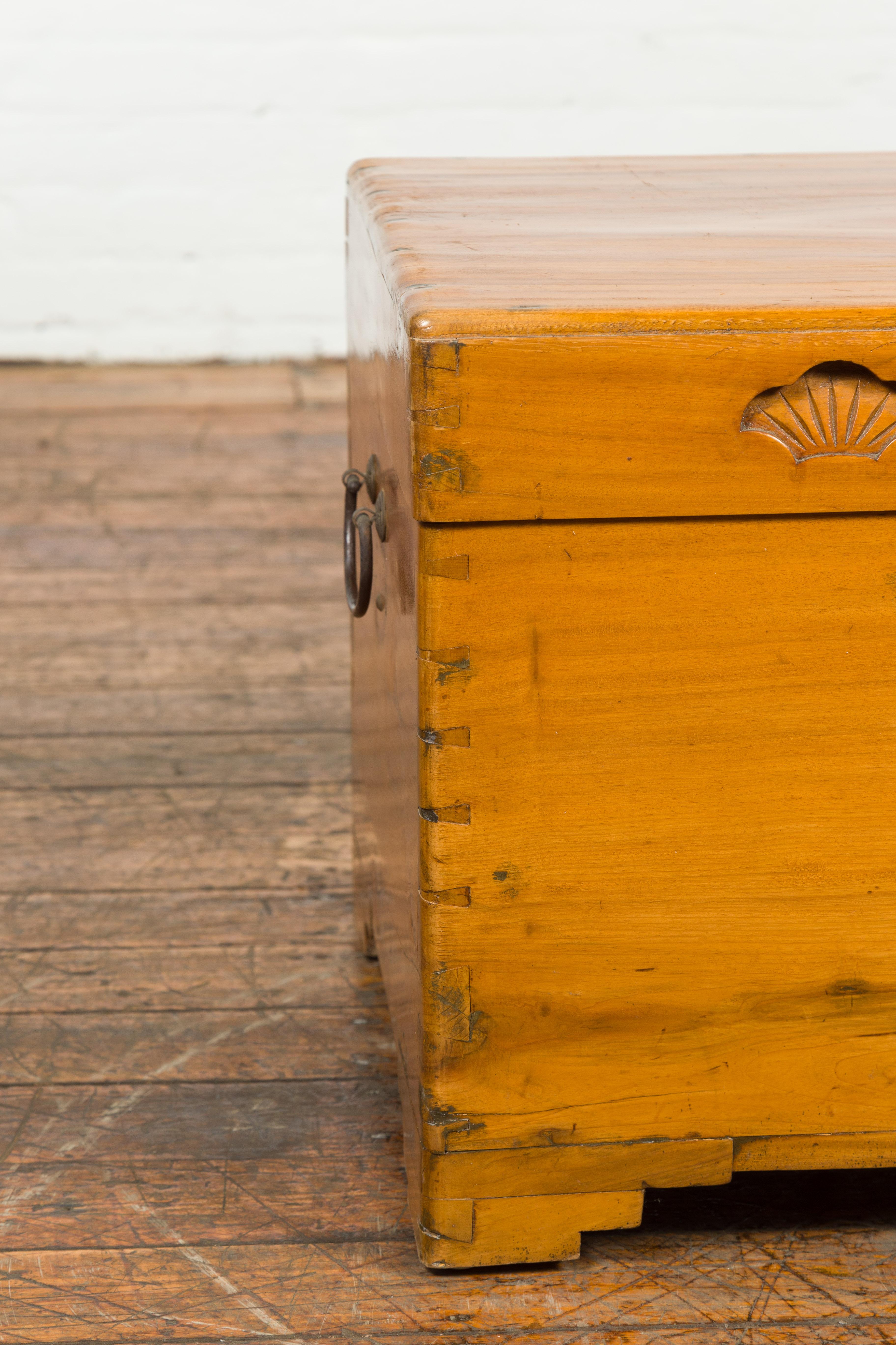 Vintage Chest with Carved Seashells on Lid For Sale 5