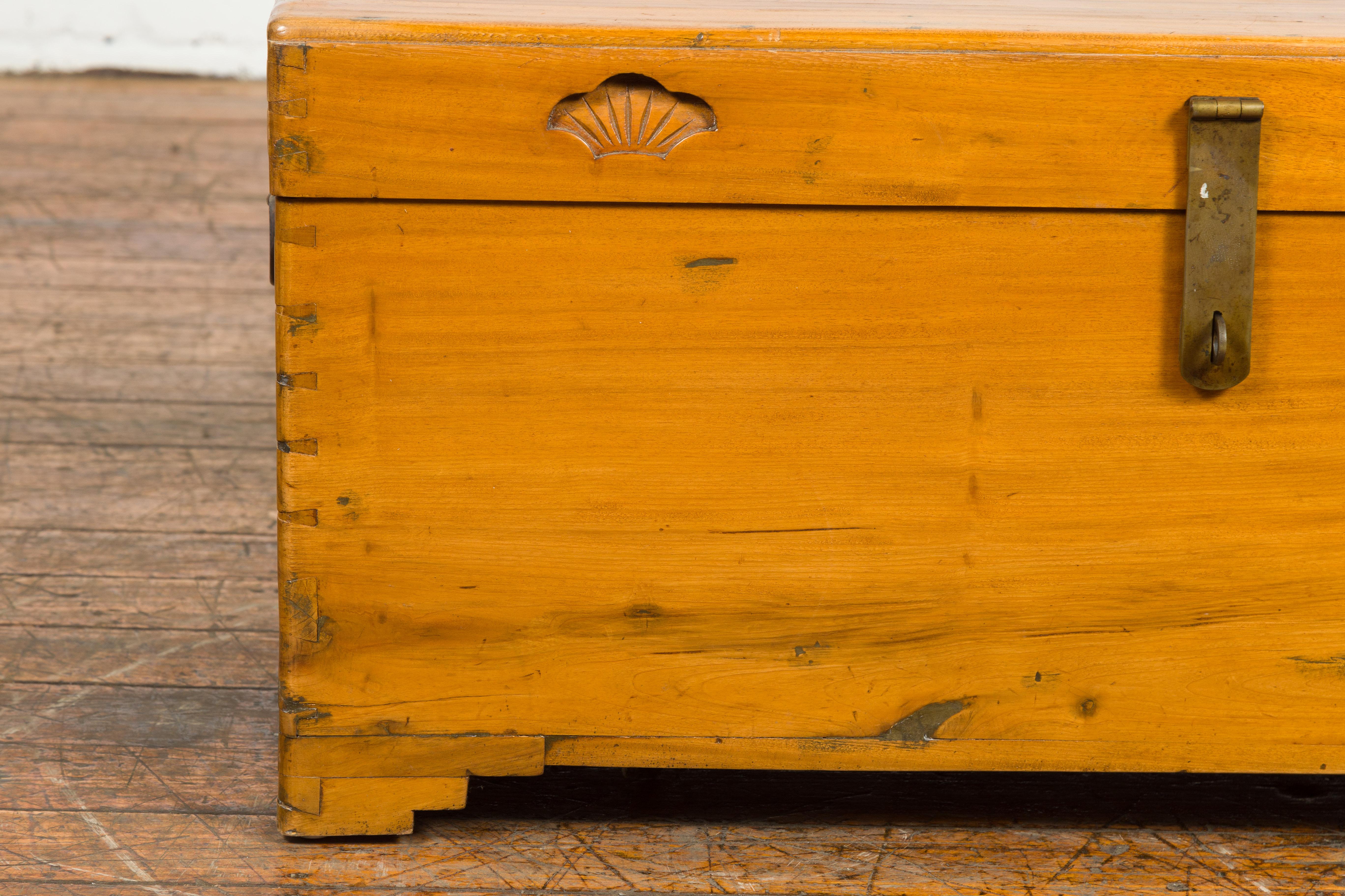 Vintage Chest with Carved Seashells on Lid For Sale 2