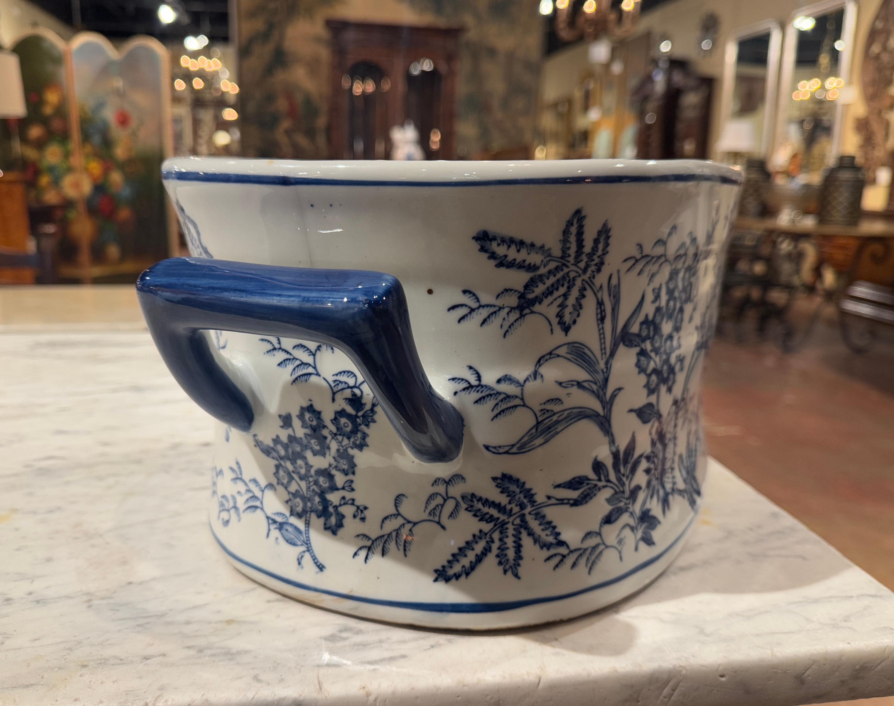 Vintage Chinese Blue and White Porcelain Foot Bath Bowl with Floral Motifs In Excellent Condition For Sale In Dallas, TX