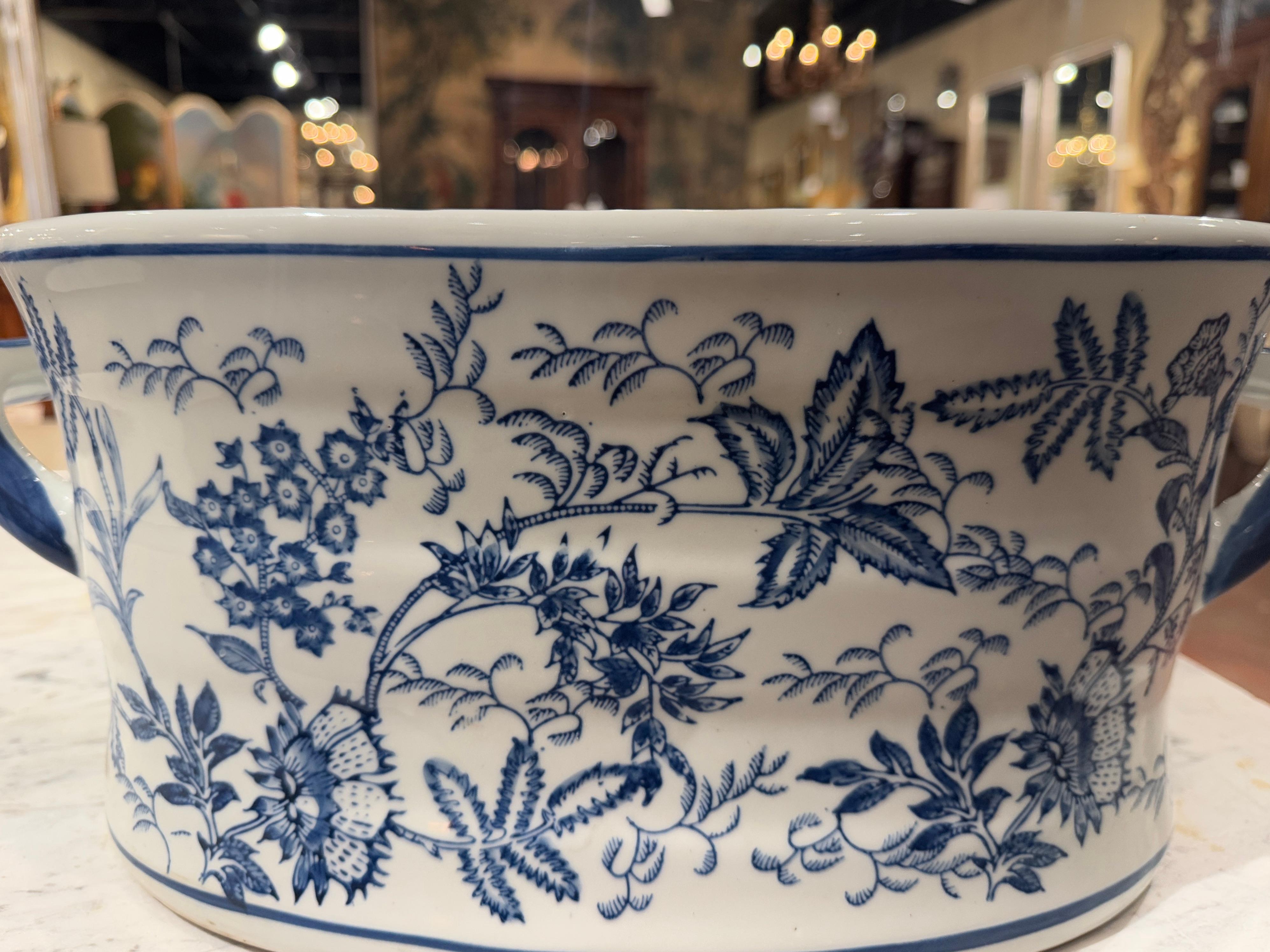Vintage Chinese Blue and White Porcelain Foot Bath Bowl with Floral Motifs For Sale 1