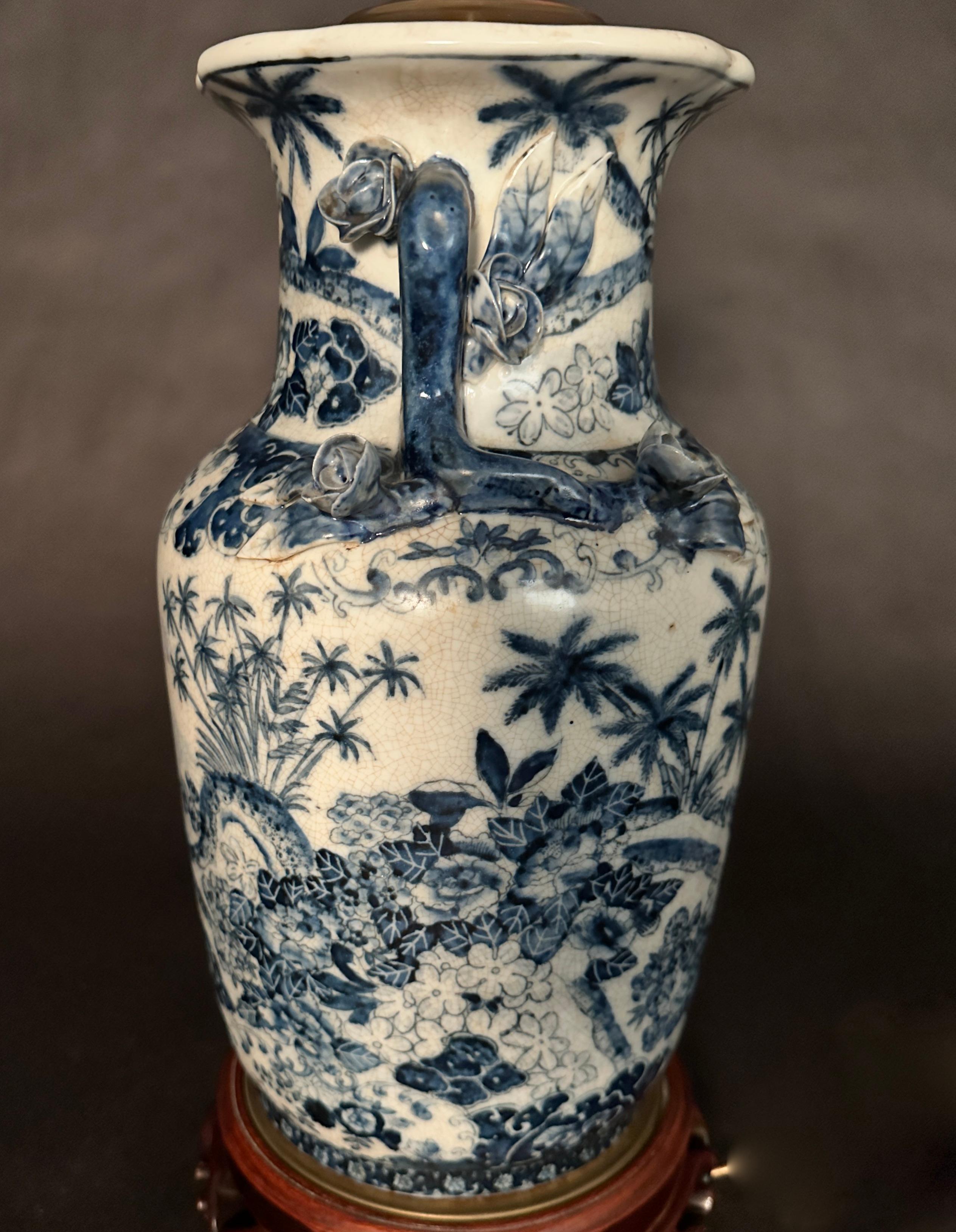 Jarrón Vintage Chino Azul y Blanco Como Lámpara Chinoiserie en venta