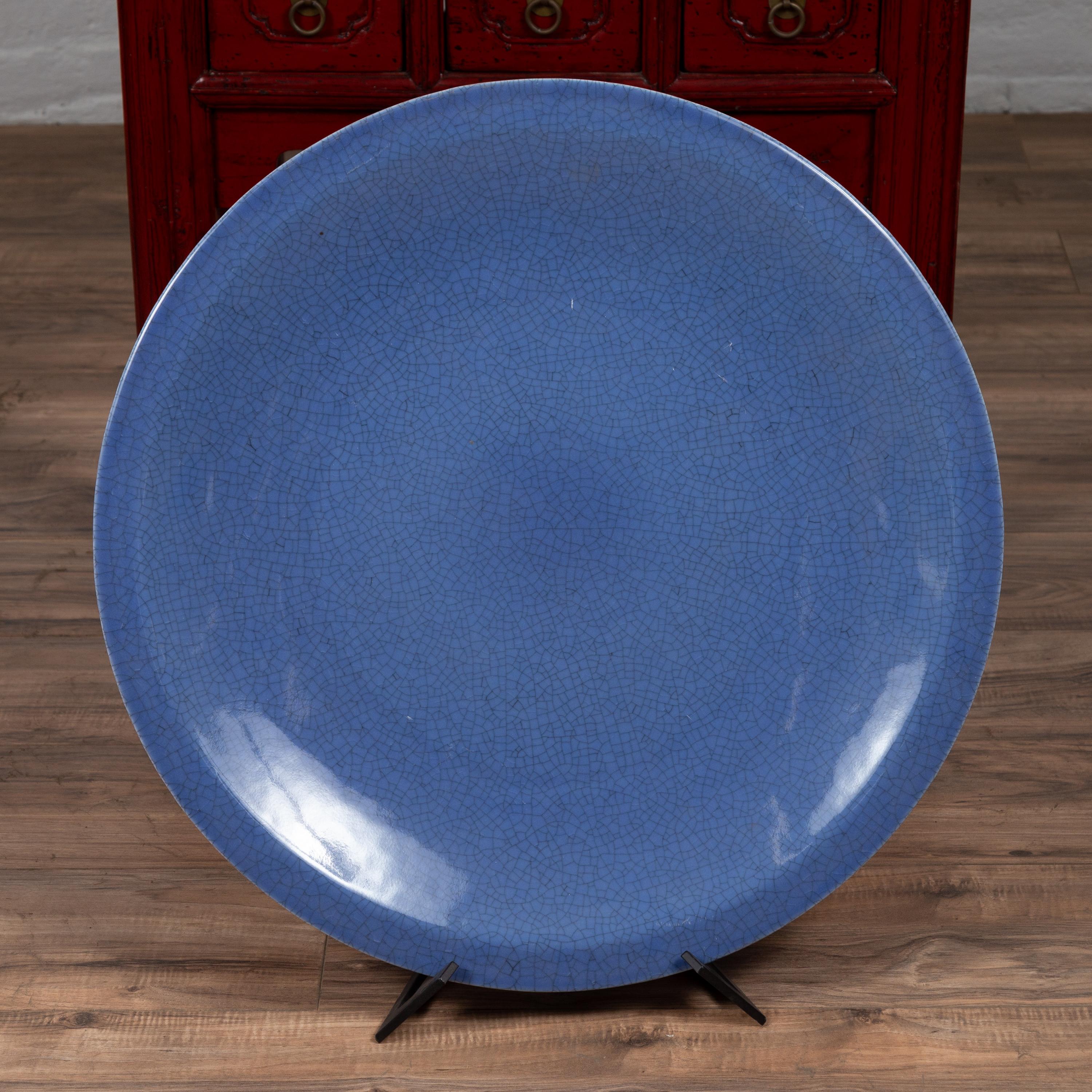 Chinois Assiette de présentation vintage en céramique bleue chinoise des années 1980 en vente