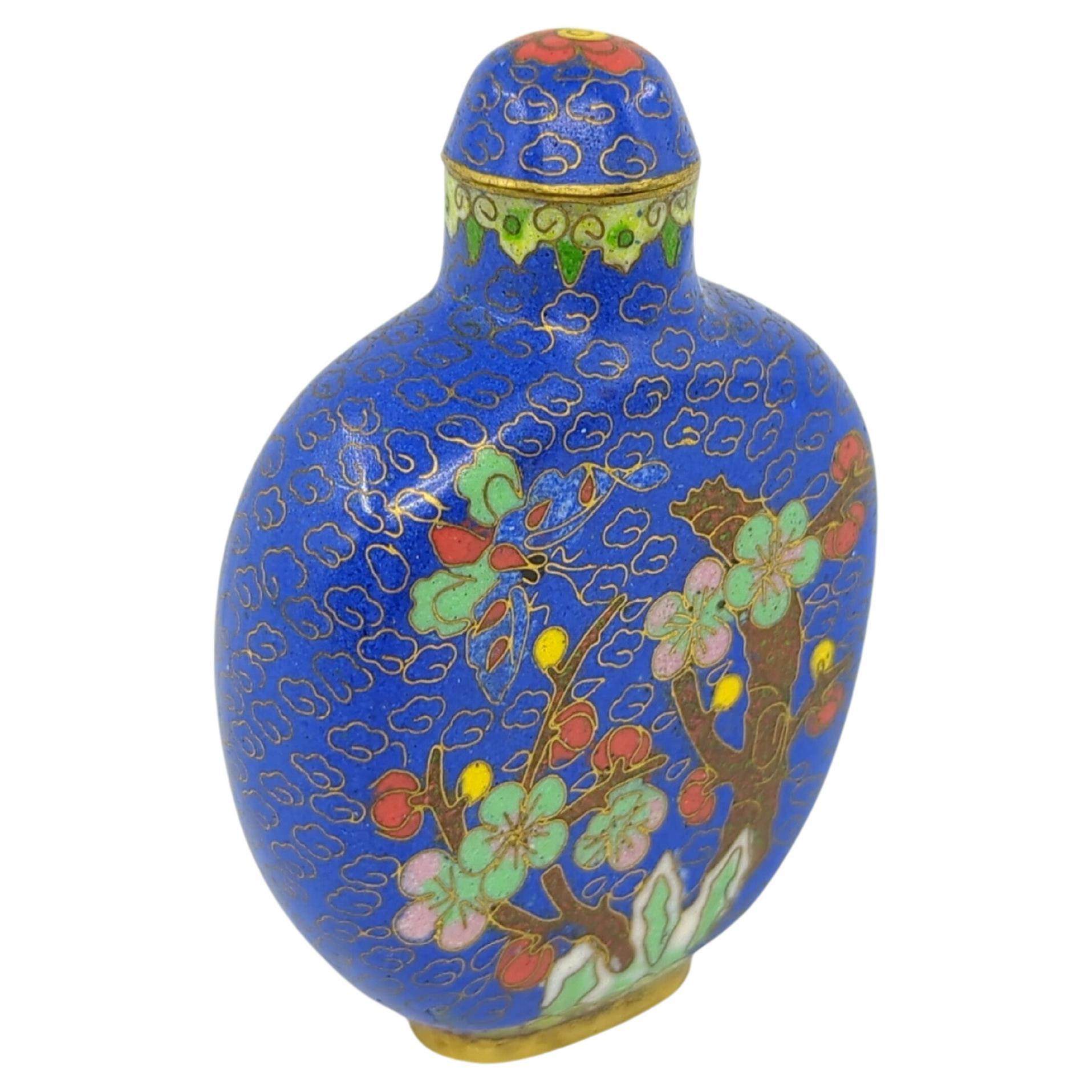Vintage Chinese Blue Cloisonne Snuff Bottle Multicolour Butterfly & Blossoms 20c In Good Condition For Sale In Richmond, CA